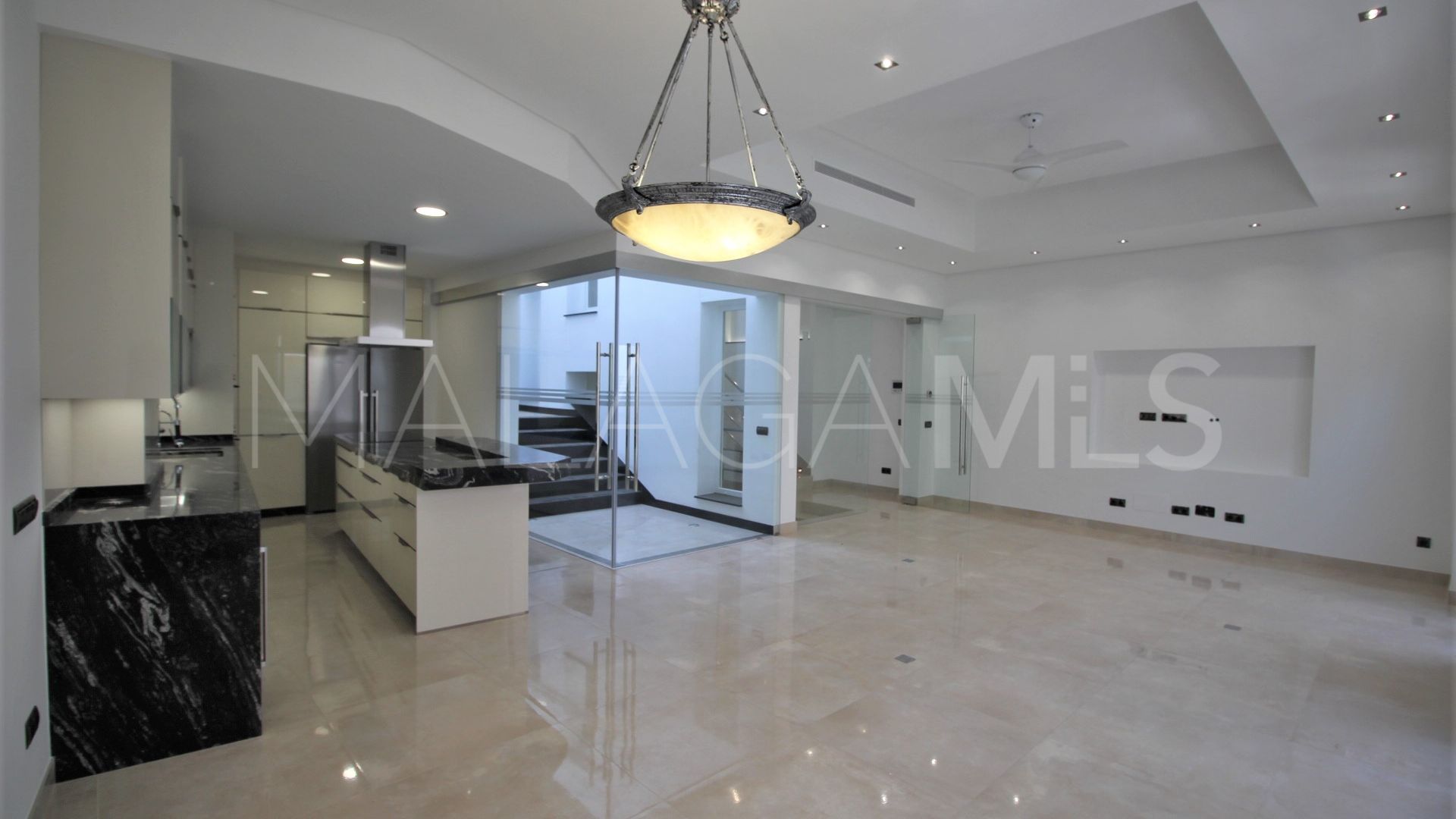 For sale town house in Estepona Old Town