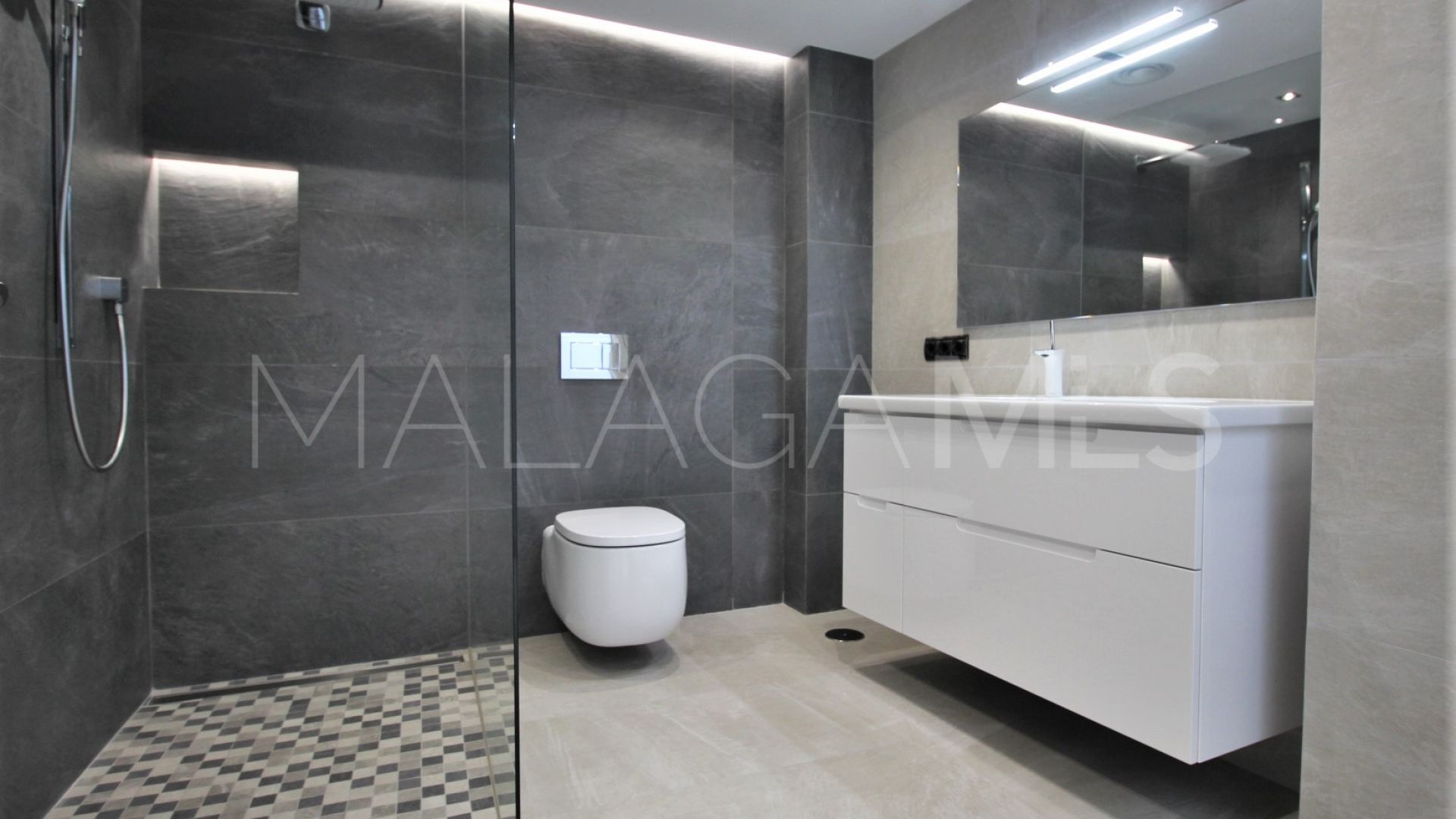 For sale town house in Estepona Old Town