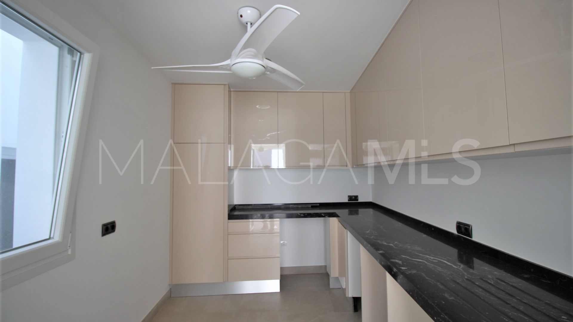 For sale town house in Estepona Old Town