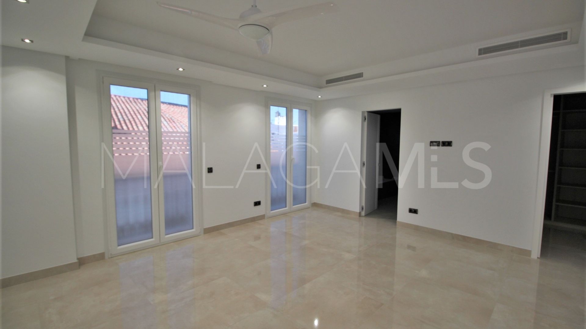 For sale town house in Estepona Old Town