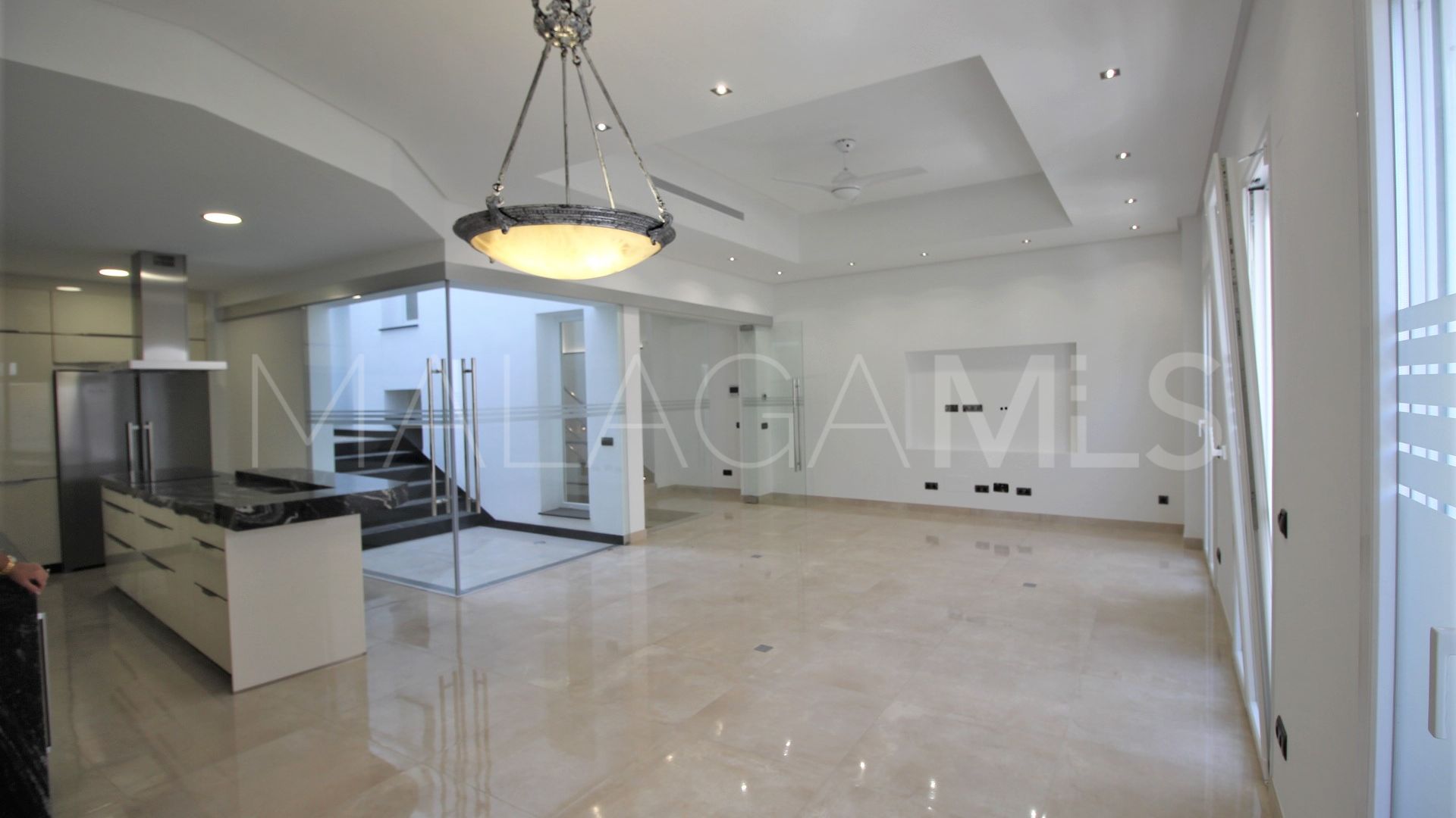 For sale town house in Estepona Old Town