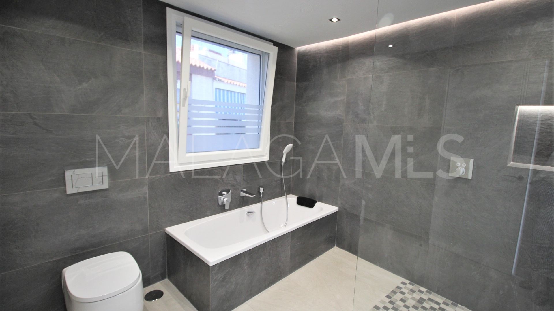 For sale town house in Estepona Old Town