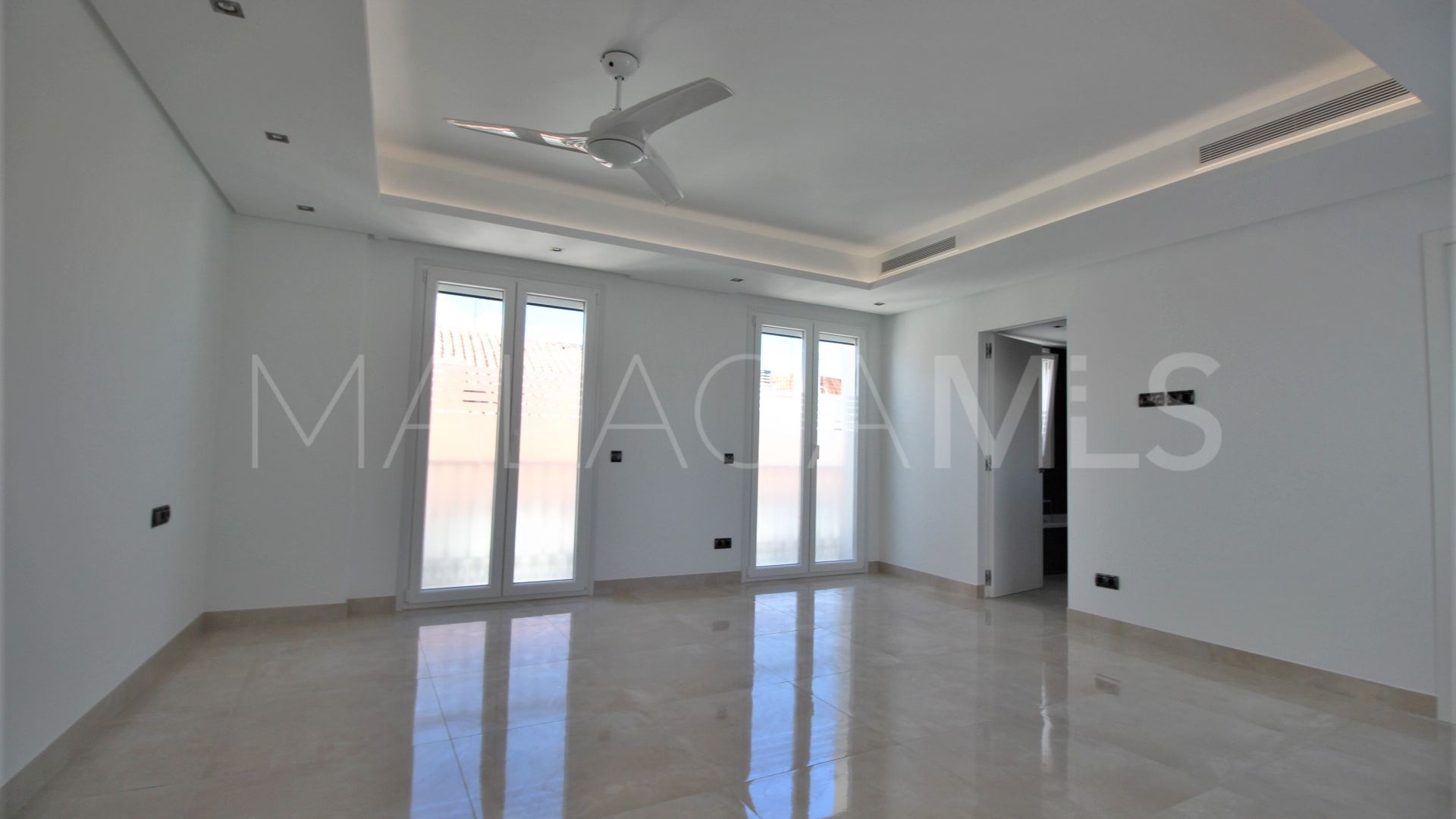 For sale town house in Estepona Old Town