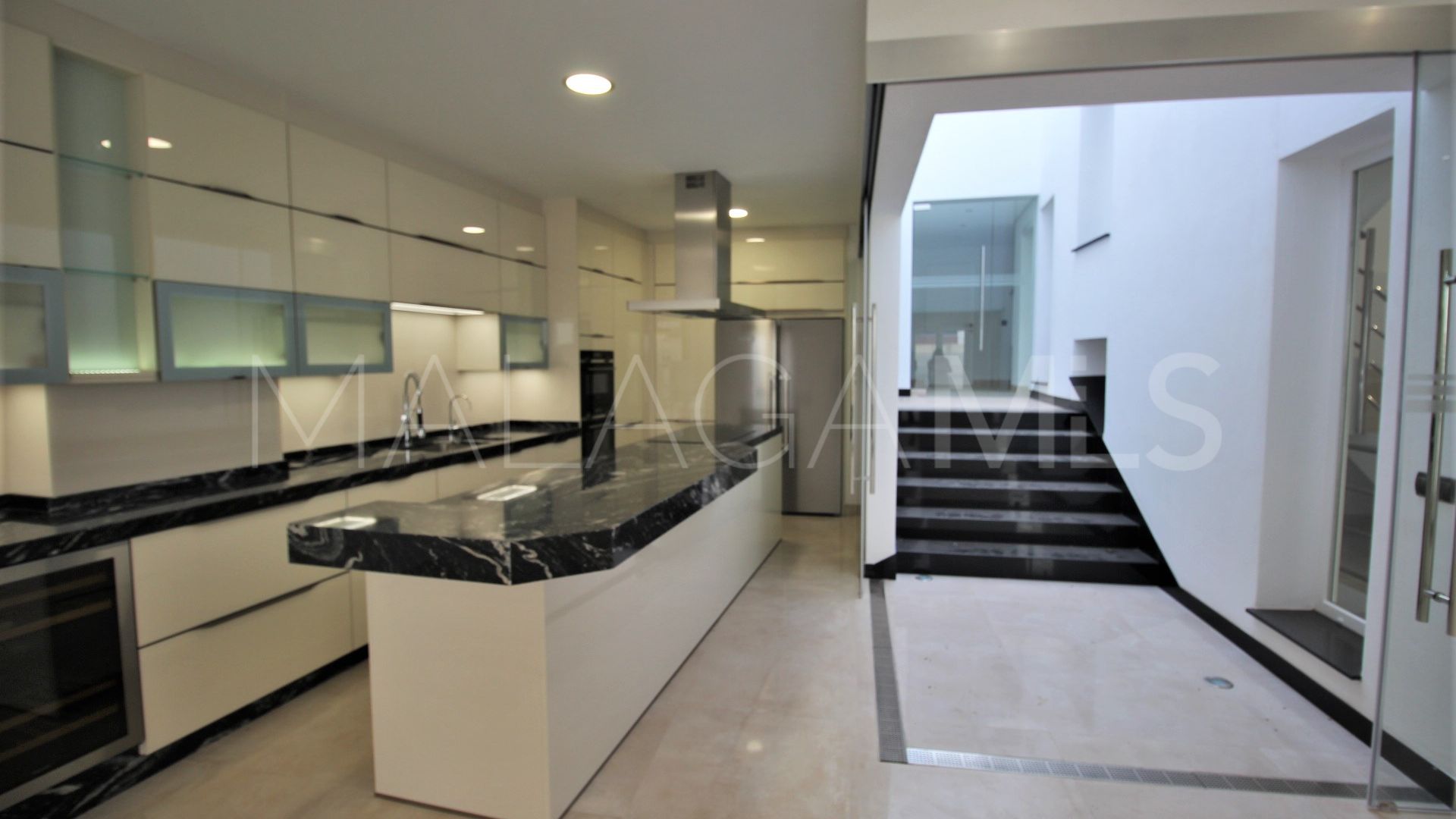 For sale town house in Estepona Old Town