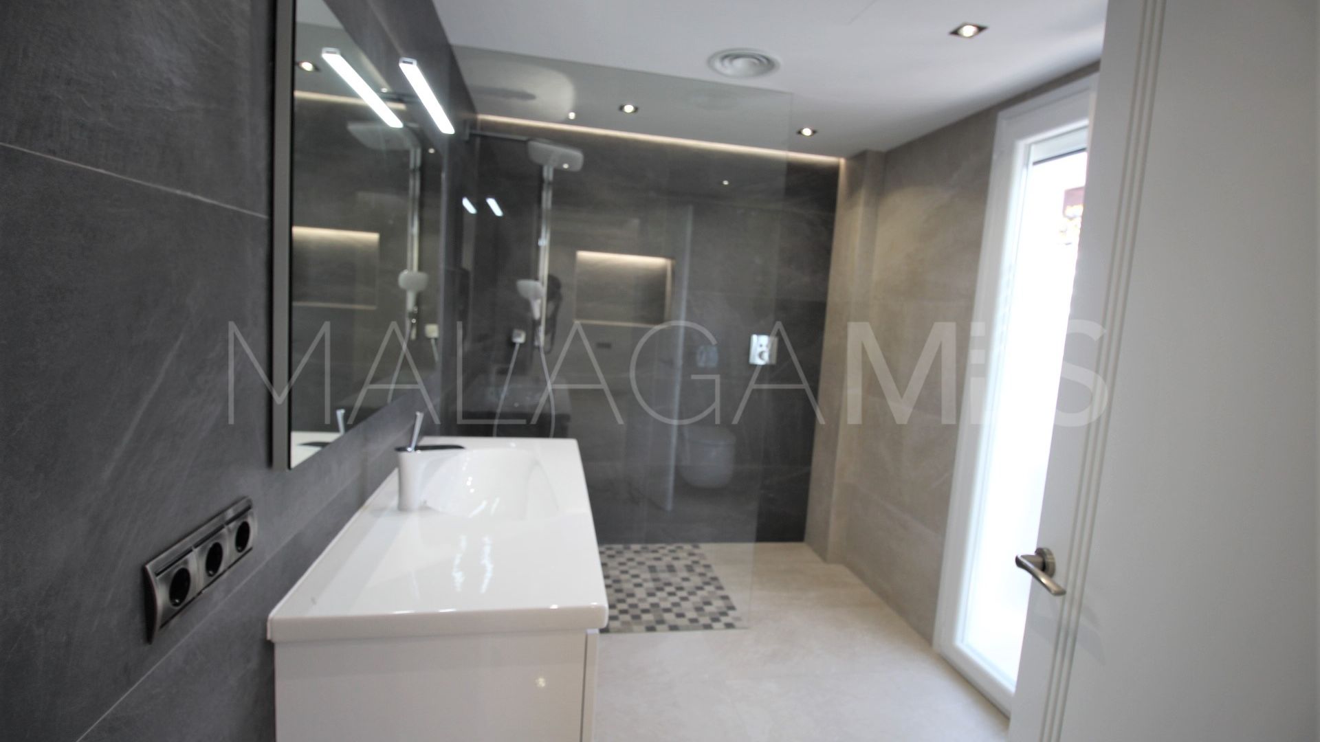 For sale town house in Estepona Old Town
