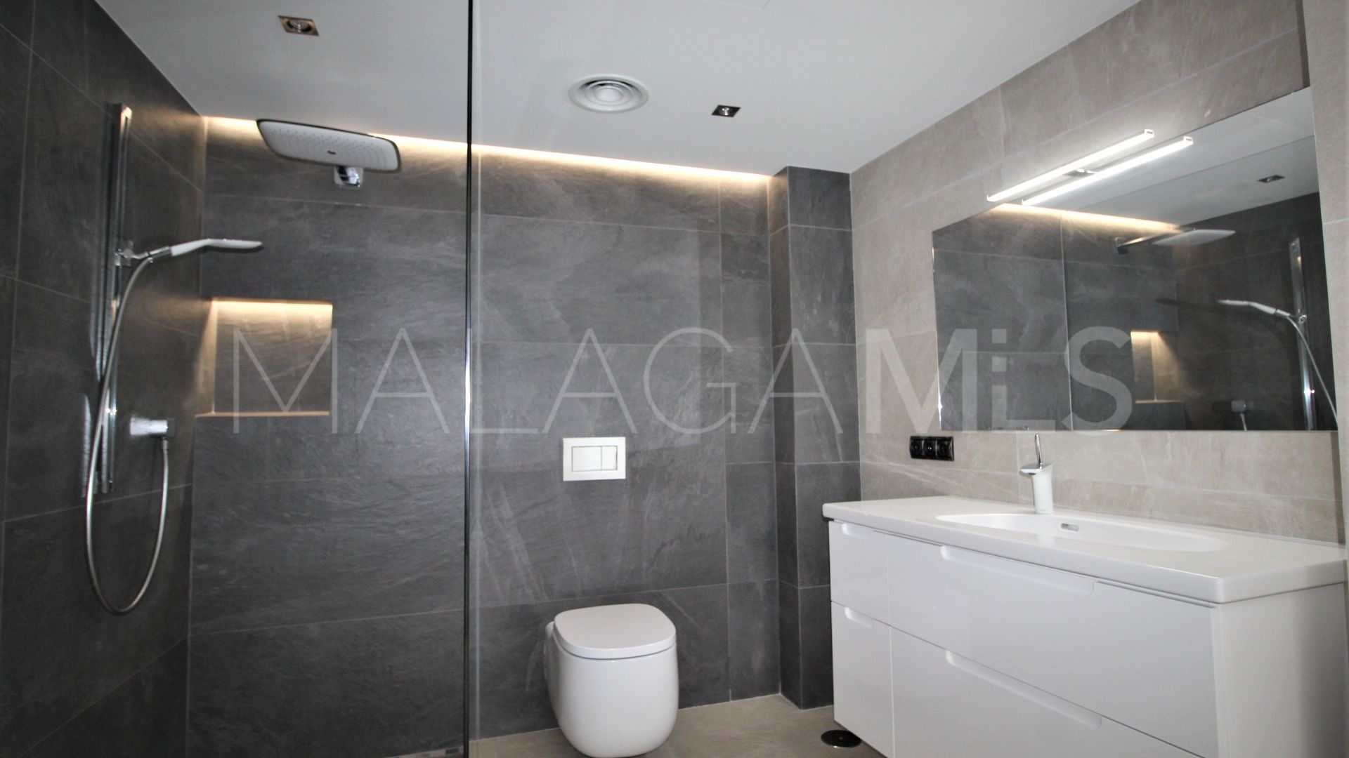 For sale town house in Estepona Old Town