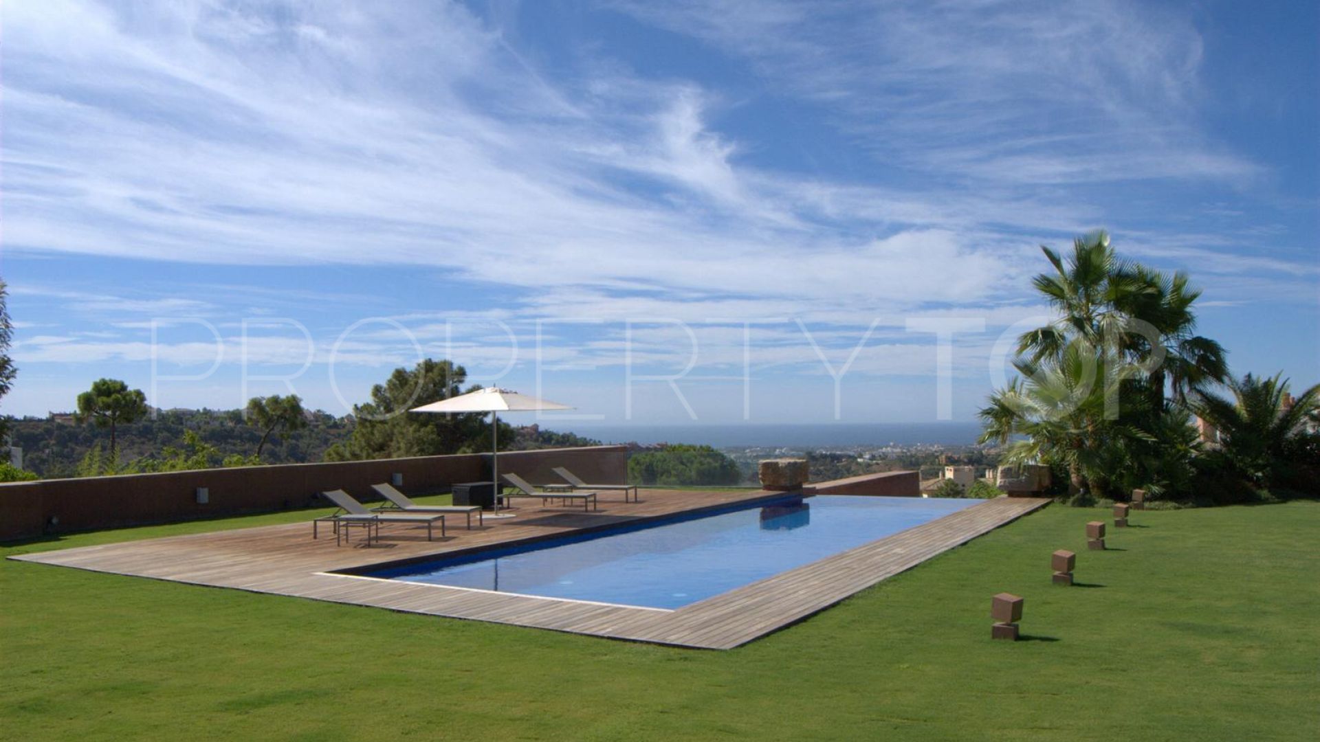 Villa for sale in La Heredia with 8 bedrooms