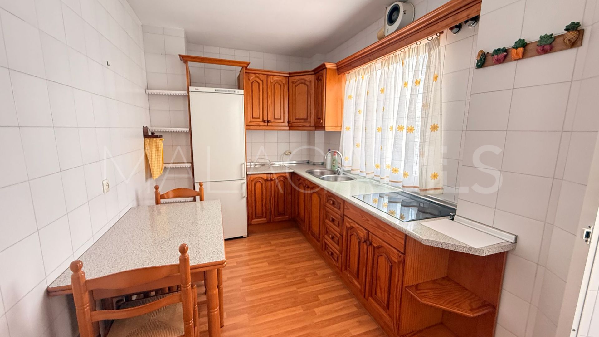 Apartment for sale in Estepona Town with 3 bedrooms