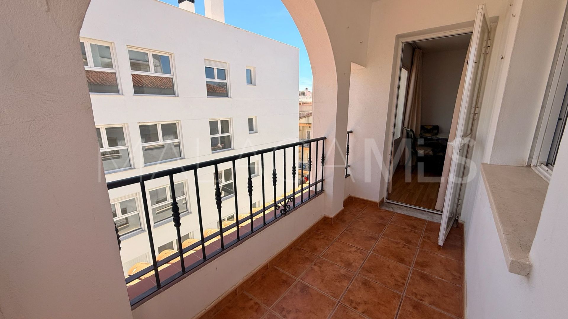 Apartment for sale in Estepona Town with 3 bedrooms