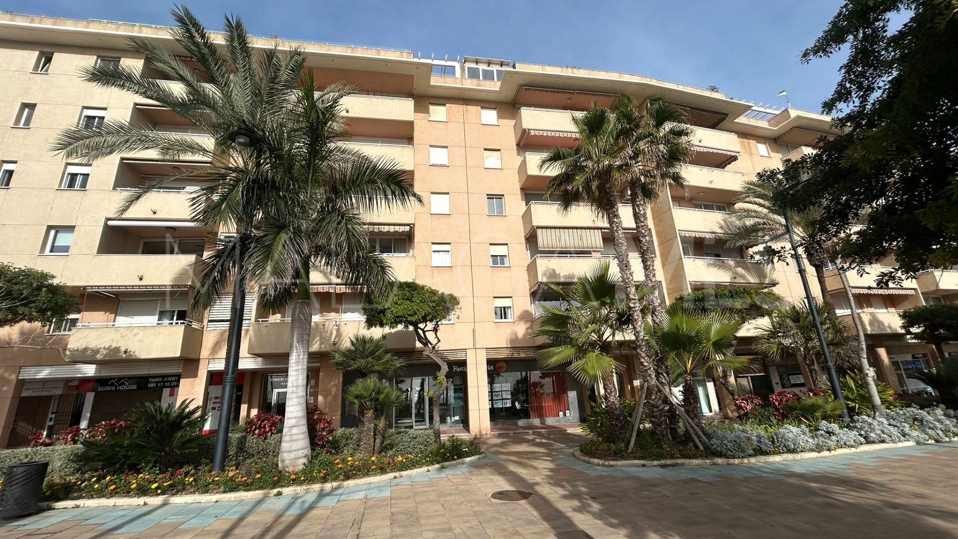 Estepona Town 3 bedrooms apartment for sale