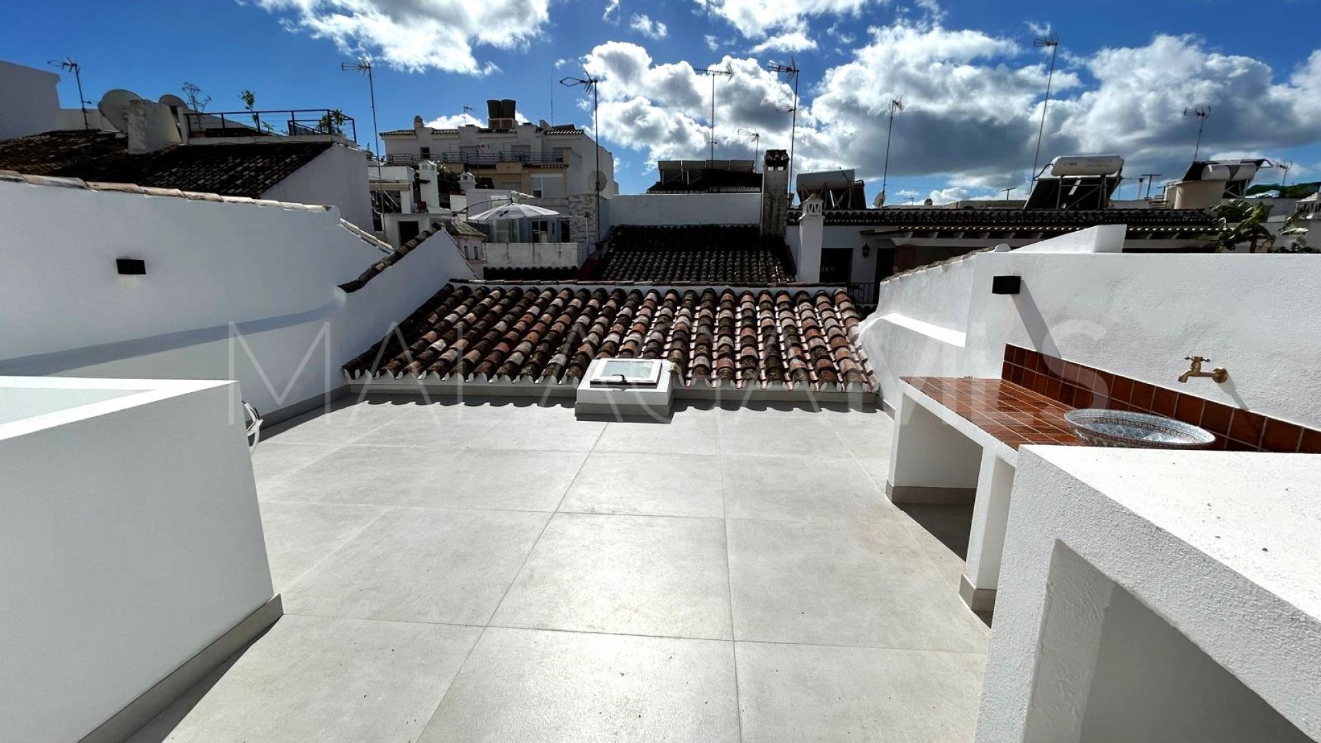 Buy casa with 4 bedrooms in Estepona Centro