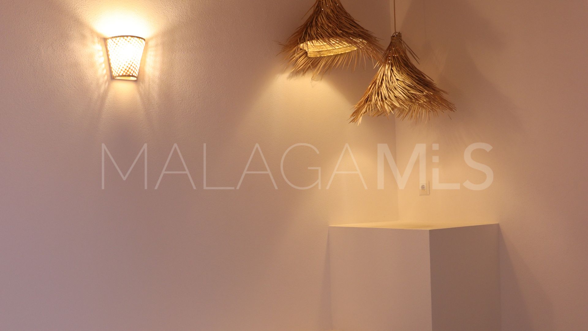 Buy casa with 4 bedrooms in Estepona Centro