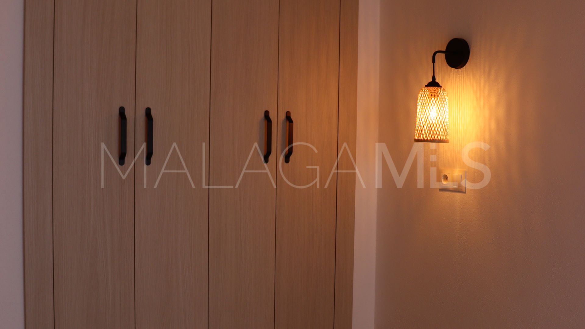 Buy casa with 4 bedrooms in Estepona Centro