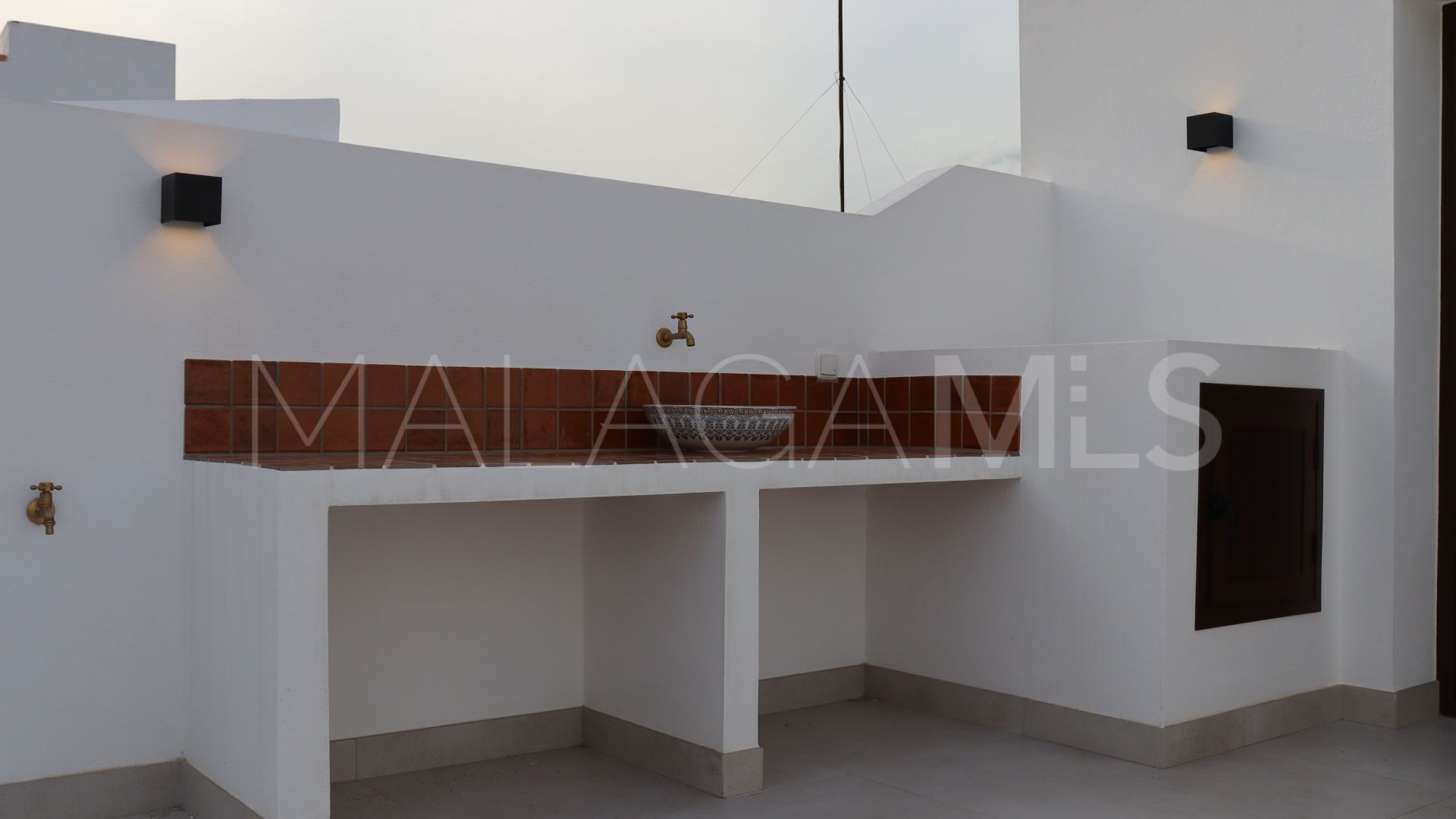 Buy casa with 4 bedrooms in Estepona Centro