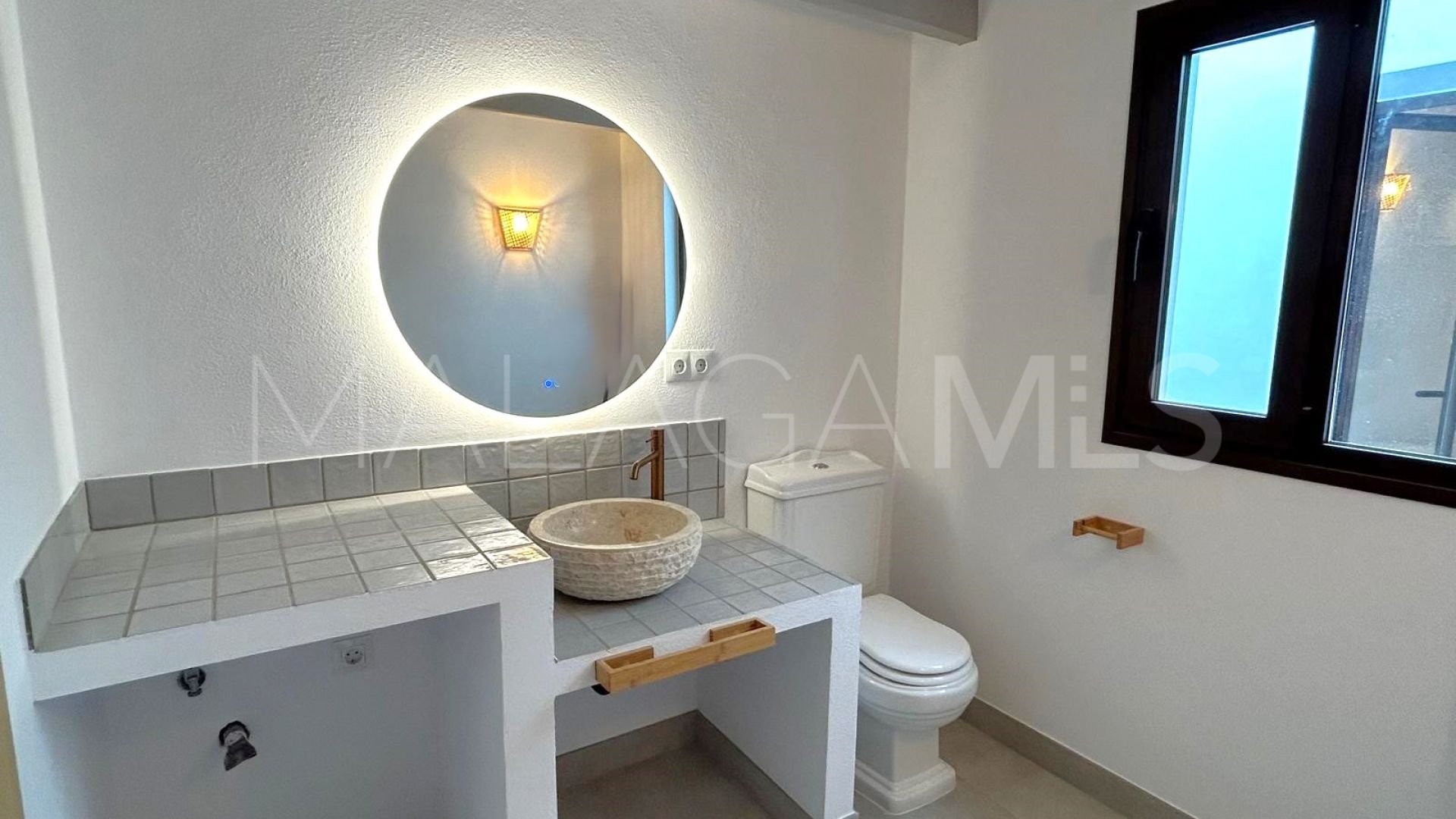 Buy casa with 4 bedrooms in Estepona Centro