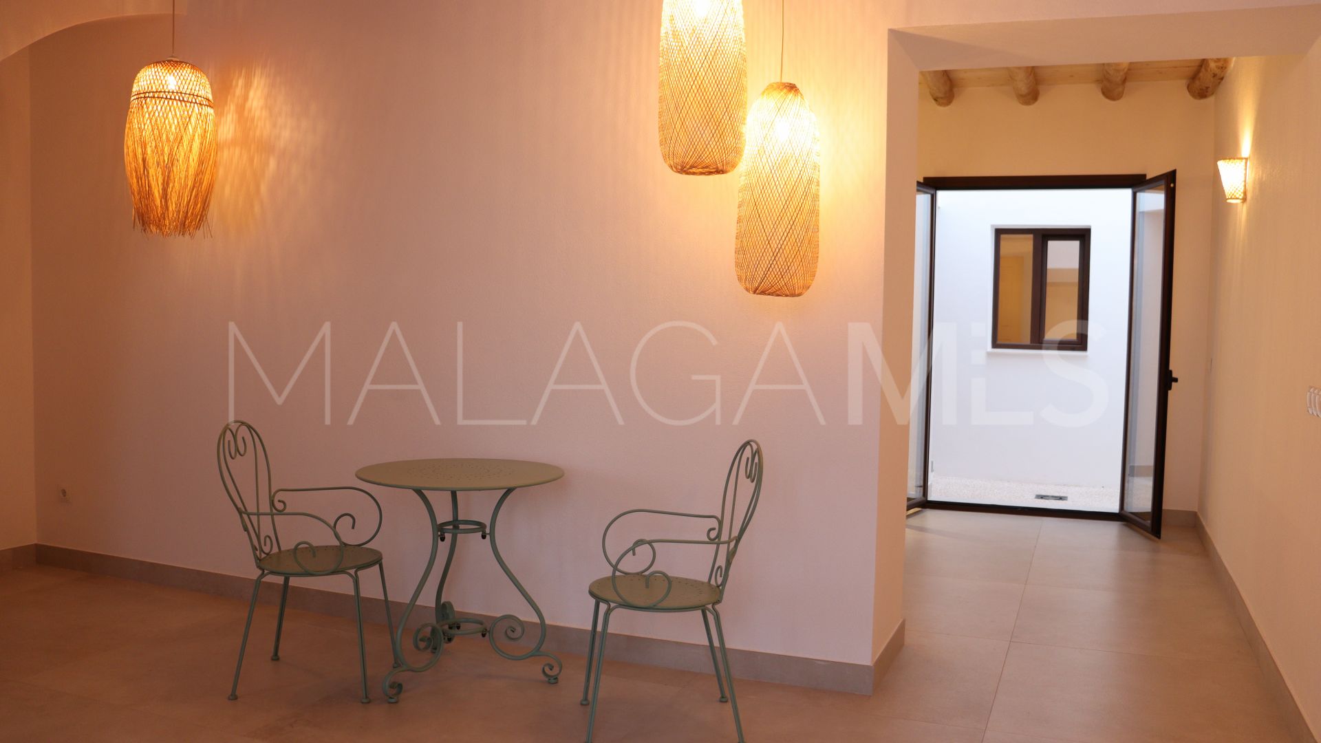 Buy casa with 4 bedrooms in Estepona Centro