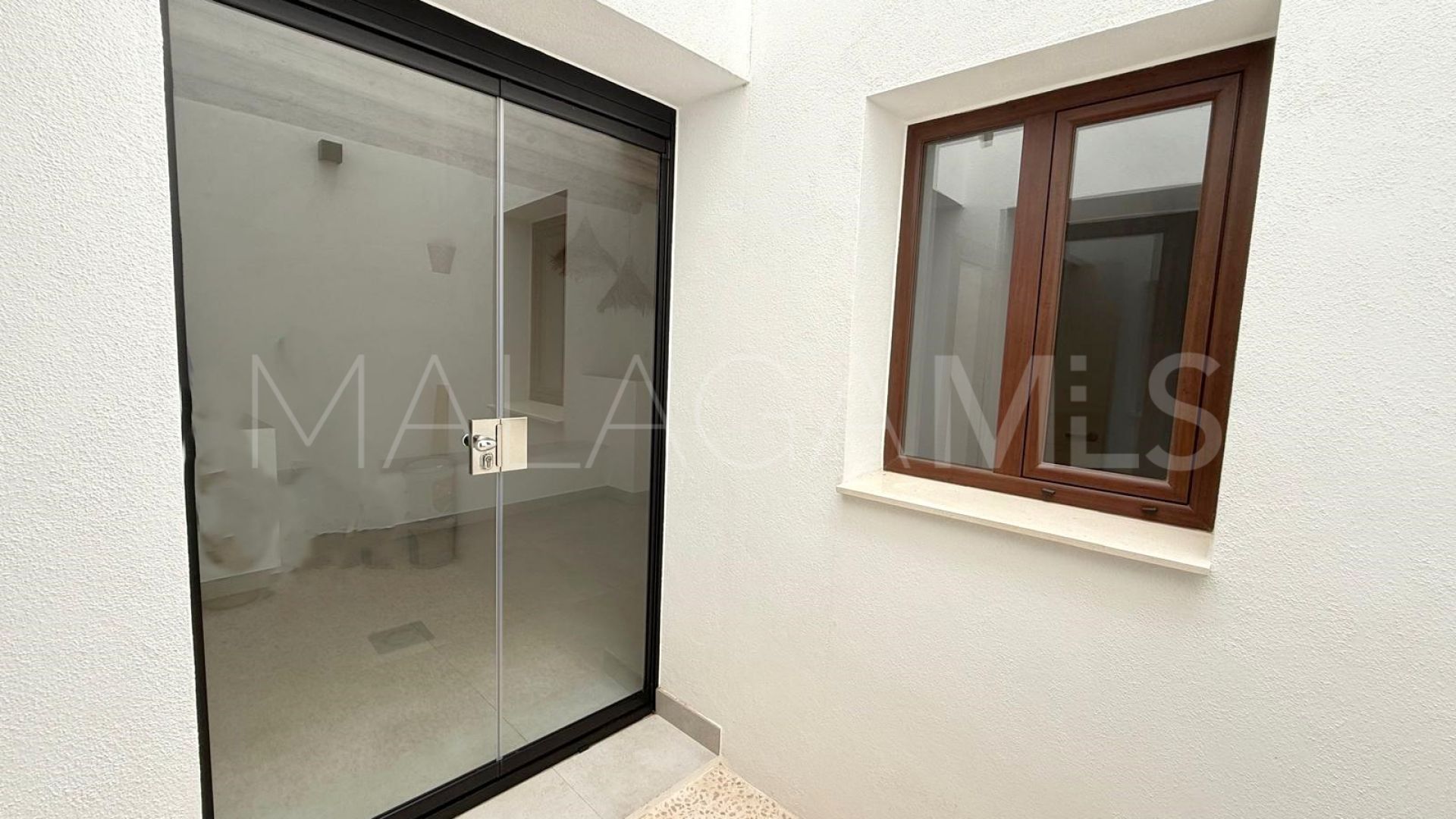 Buy casa with 4 bedrooms in Estepona Centro