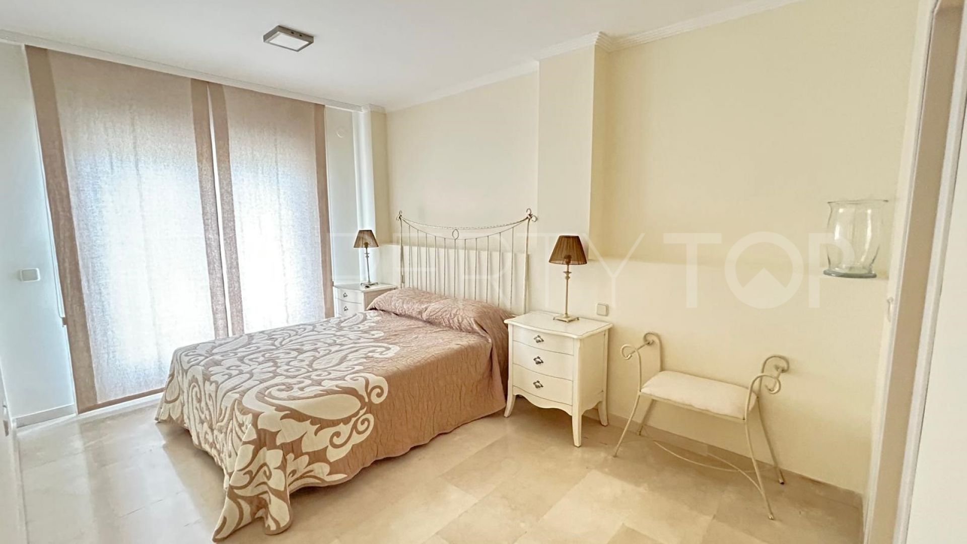 Apartamento en venta en Estepona Puerto