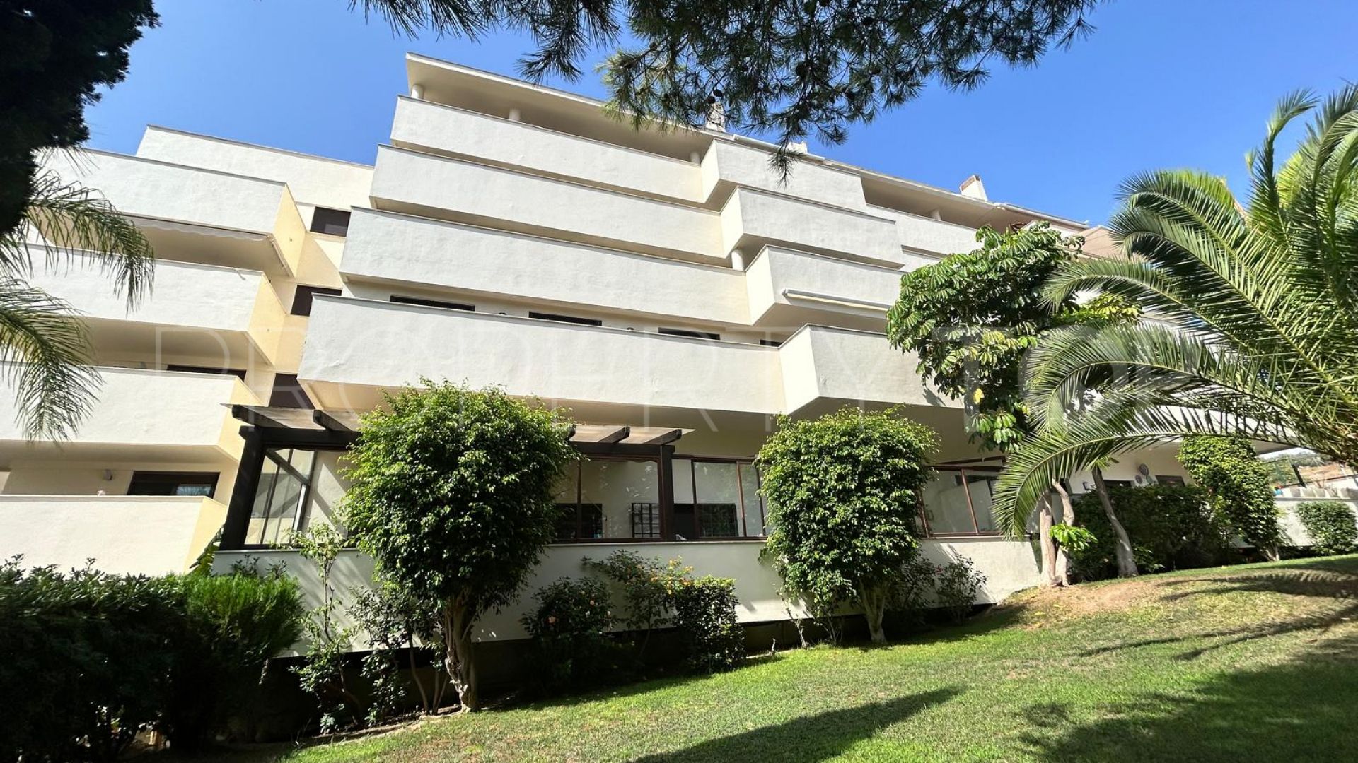 Apartamento en venta en Estepona Puerto