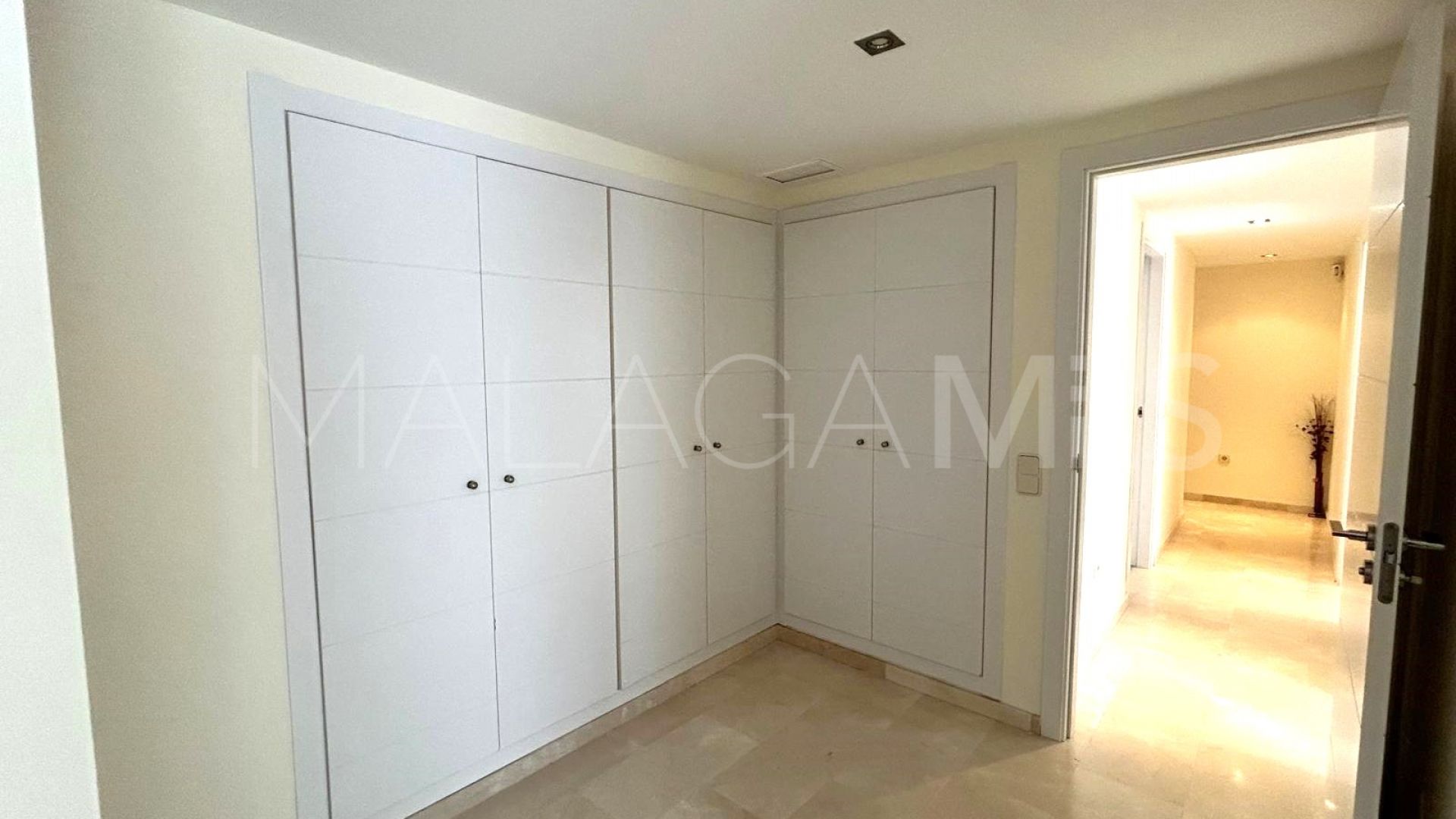 Appartement for sale in Estepona Puerto