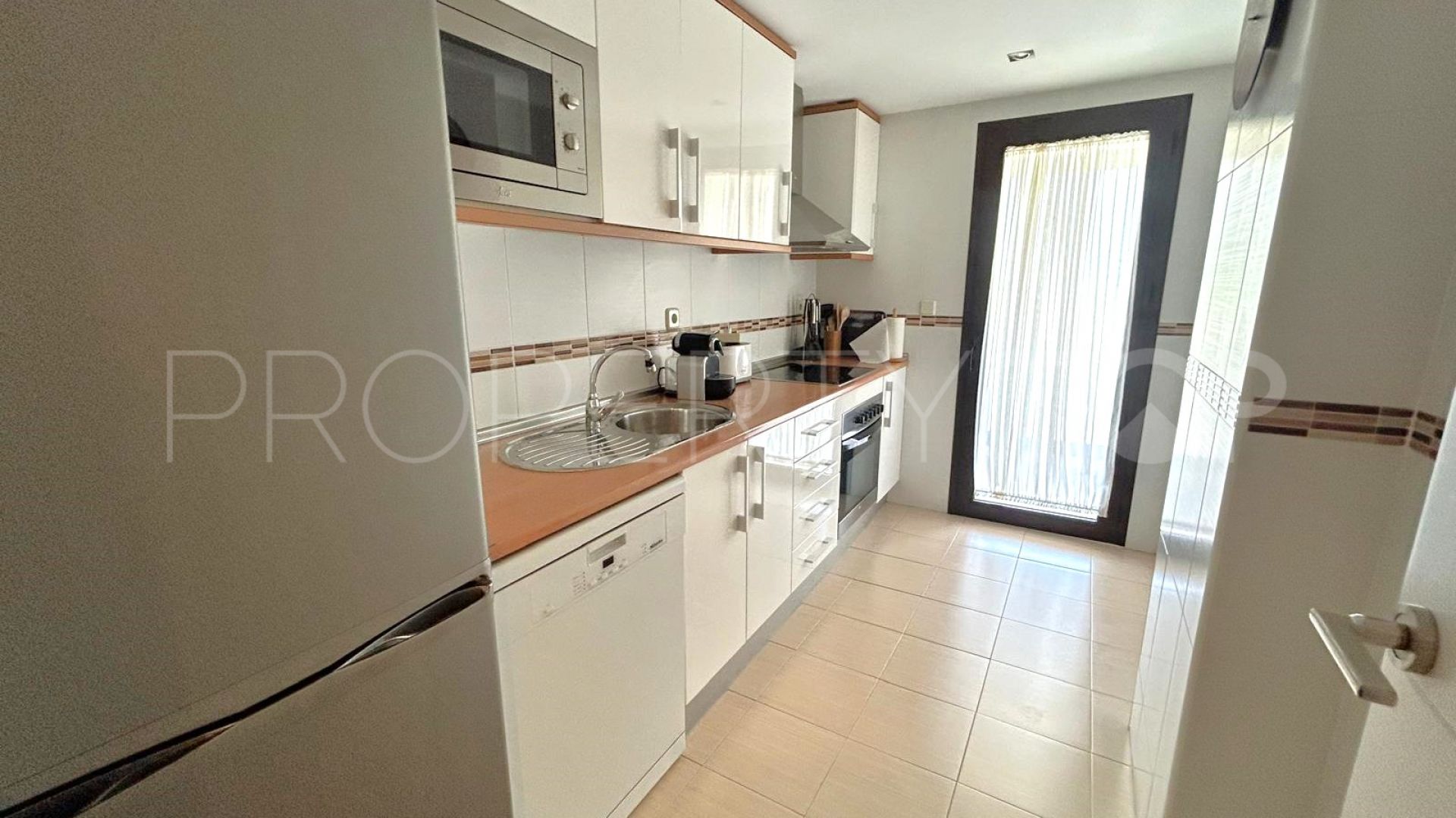 Apartamento en venta en Estepona Puerto