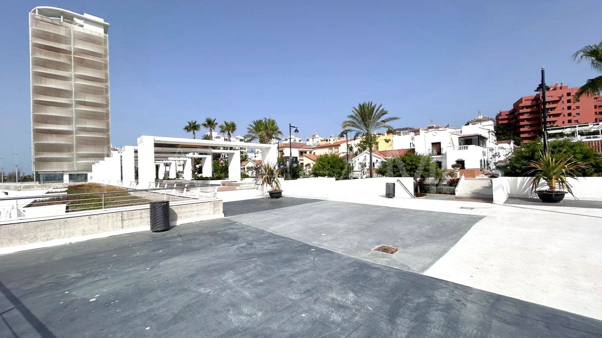 Maison de ville for sale in Estepona Ville