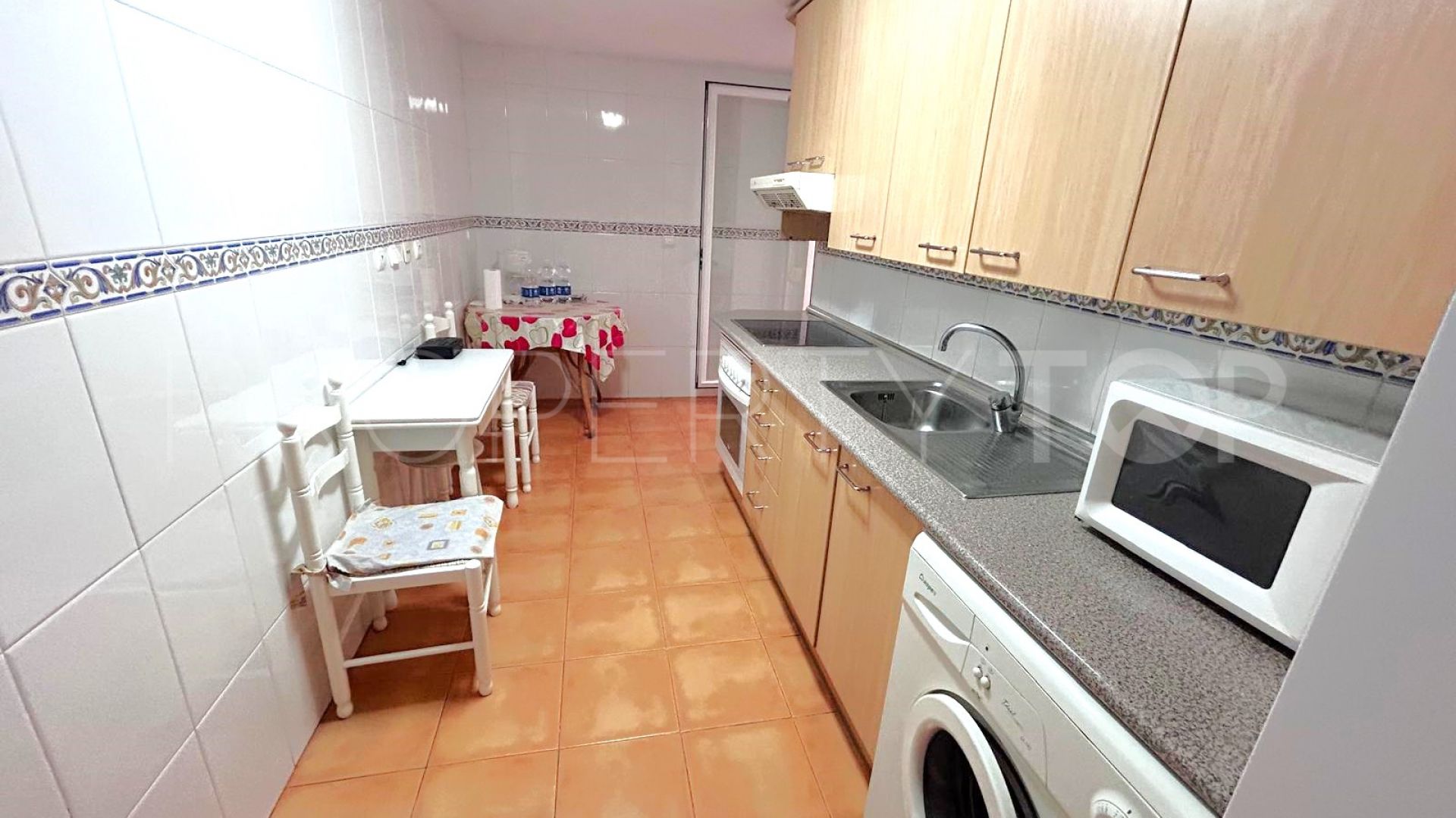 2 bedrooms apartment in Estepona Town for sale