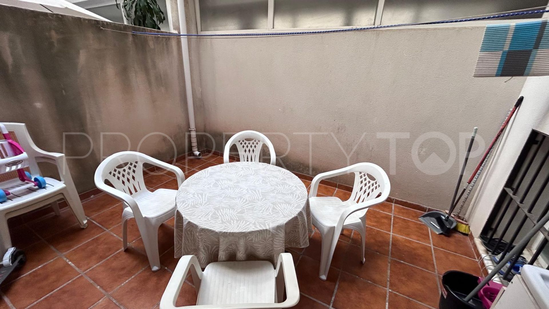 2 bedrooms apartment in Estepona Town for sale