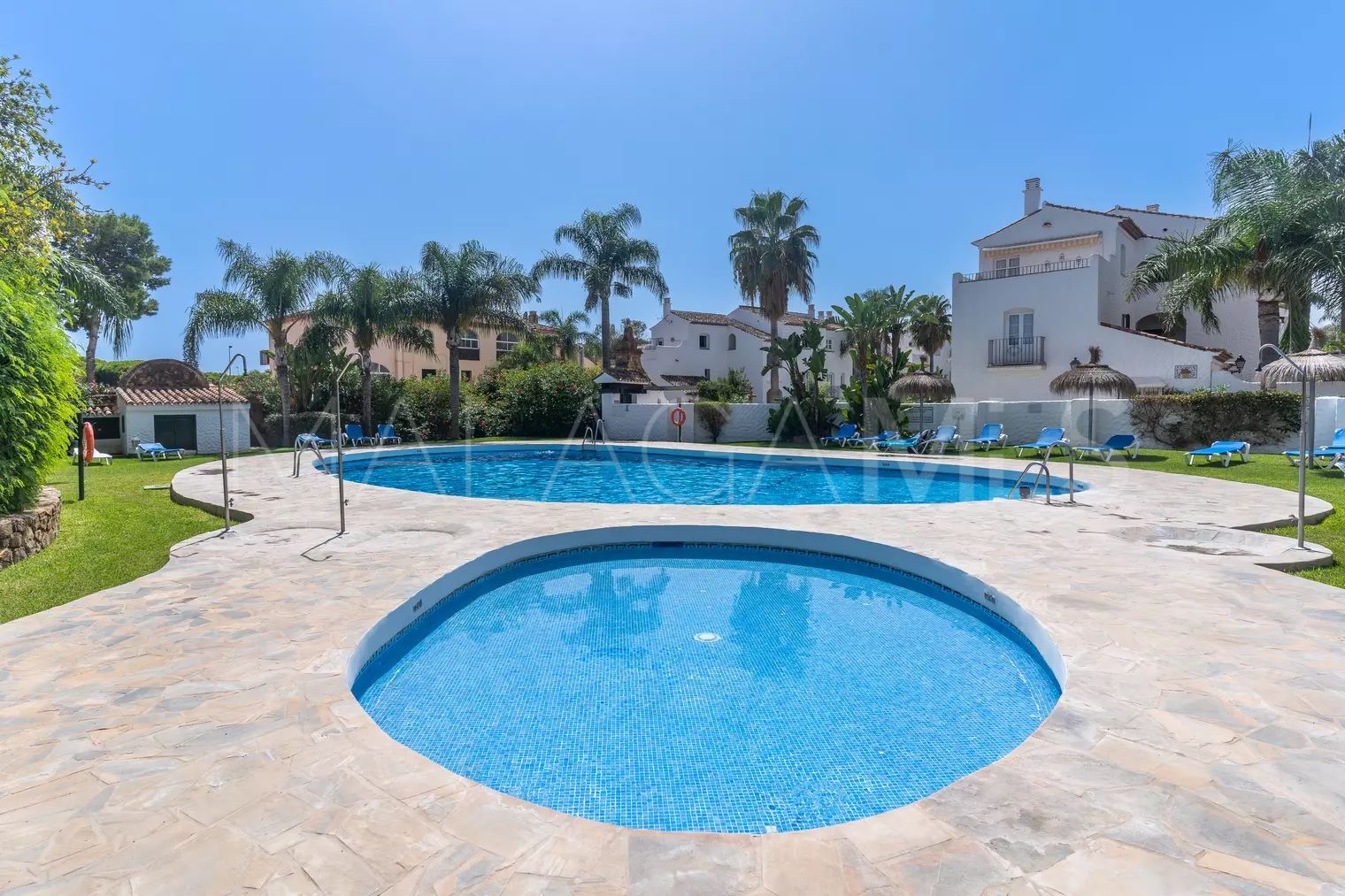 For sale Estepona East 2 bedrooms ground floor apartment