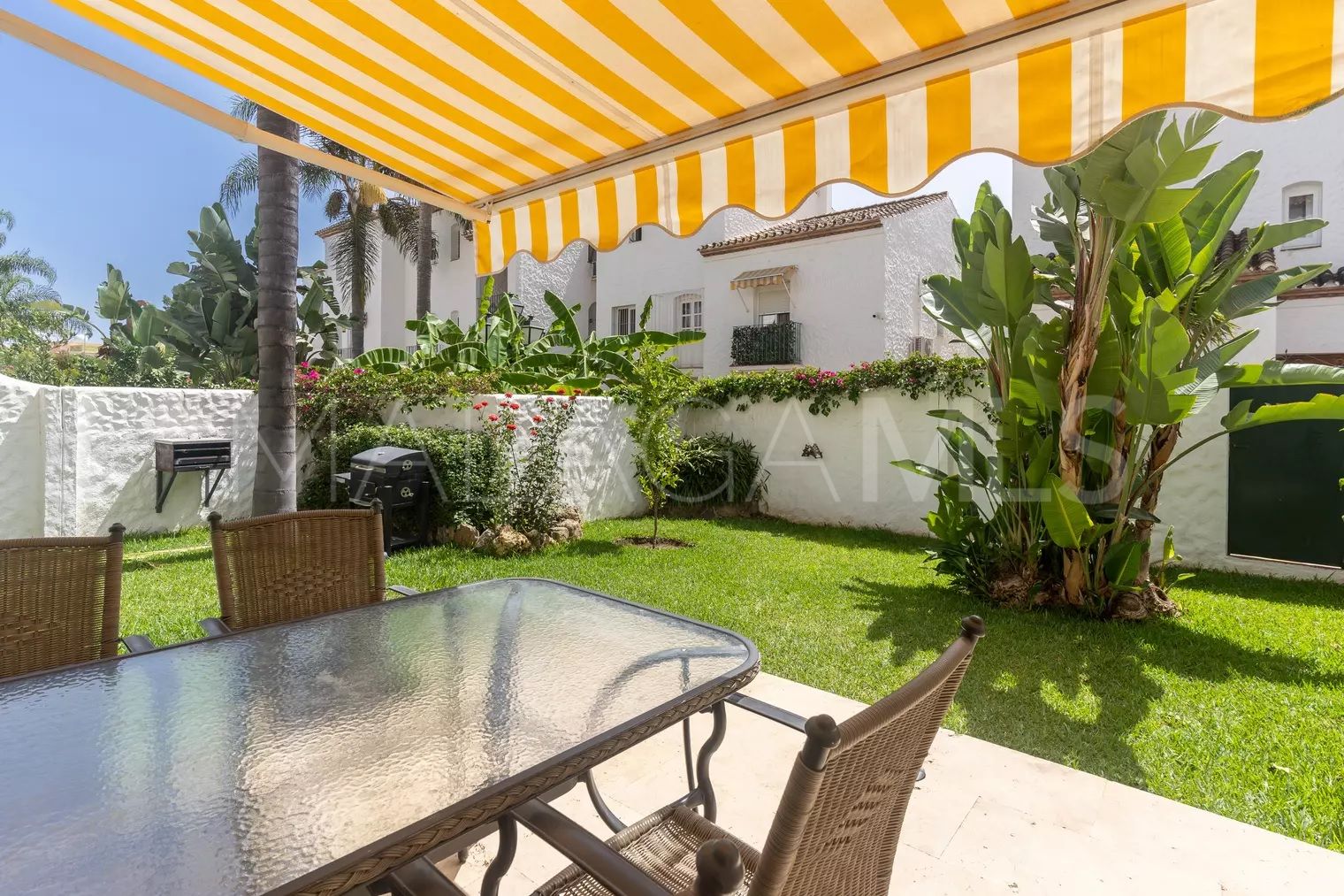 For sale Estepona East 2 bedrooms ground floor apartment