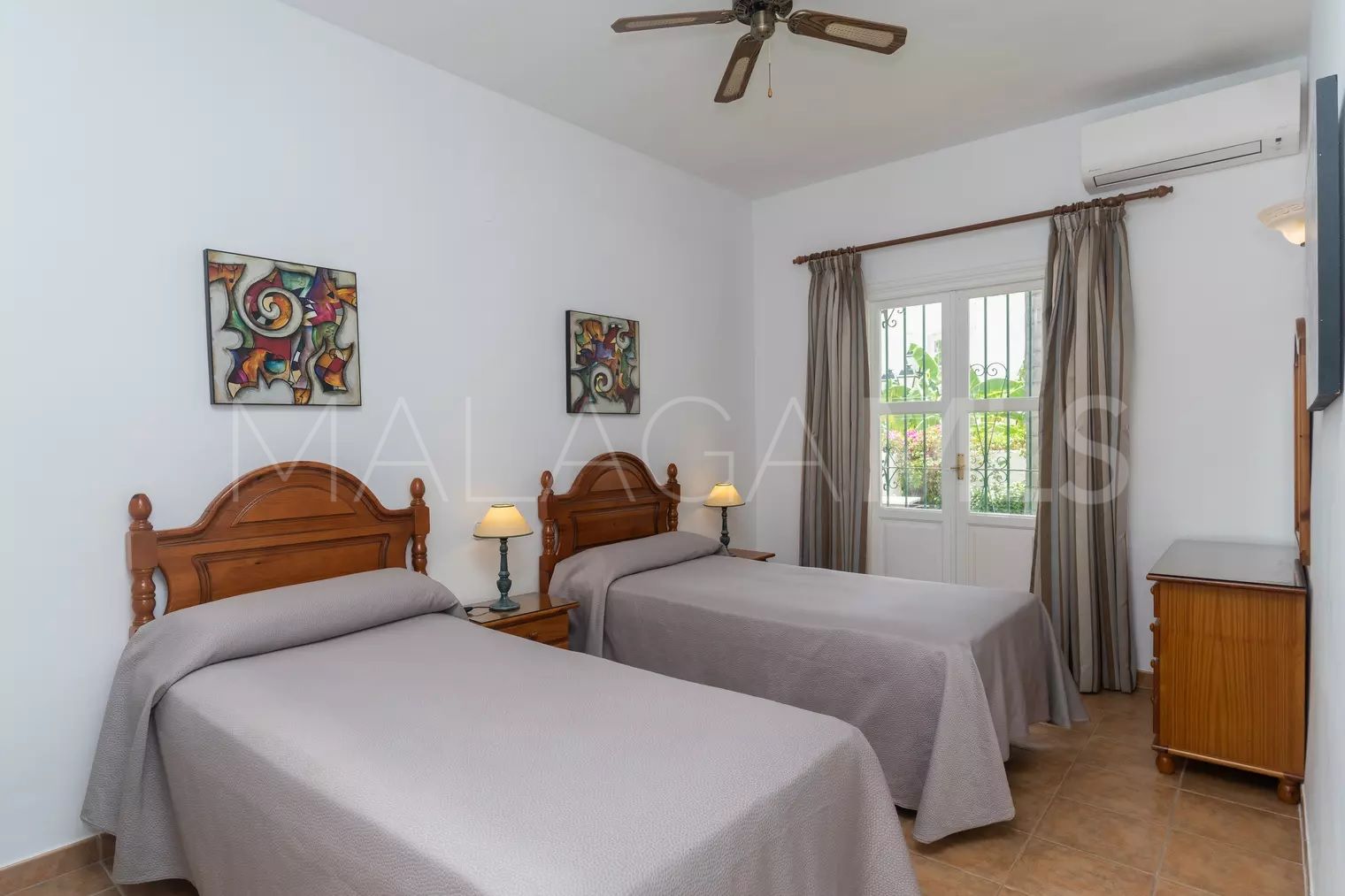 Appartement rez de chaussée for sale in Estepona Est