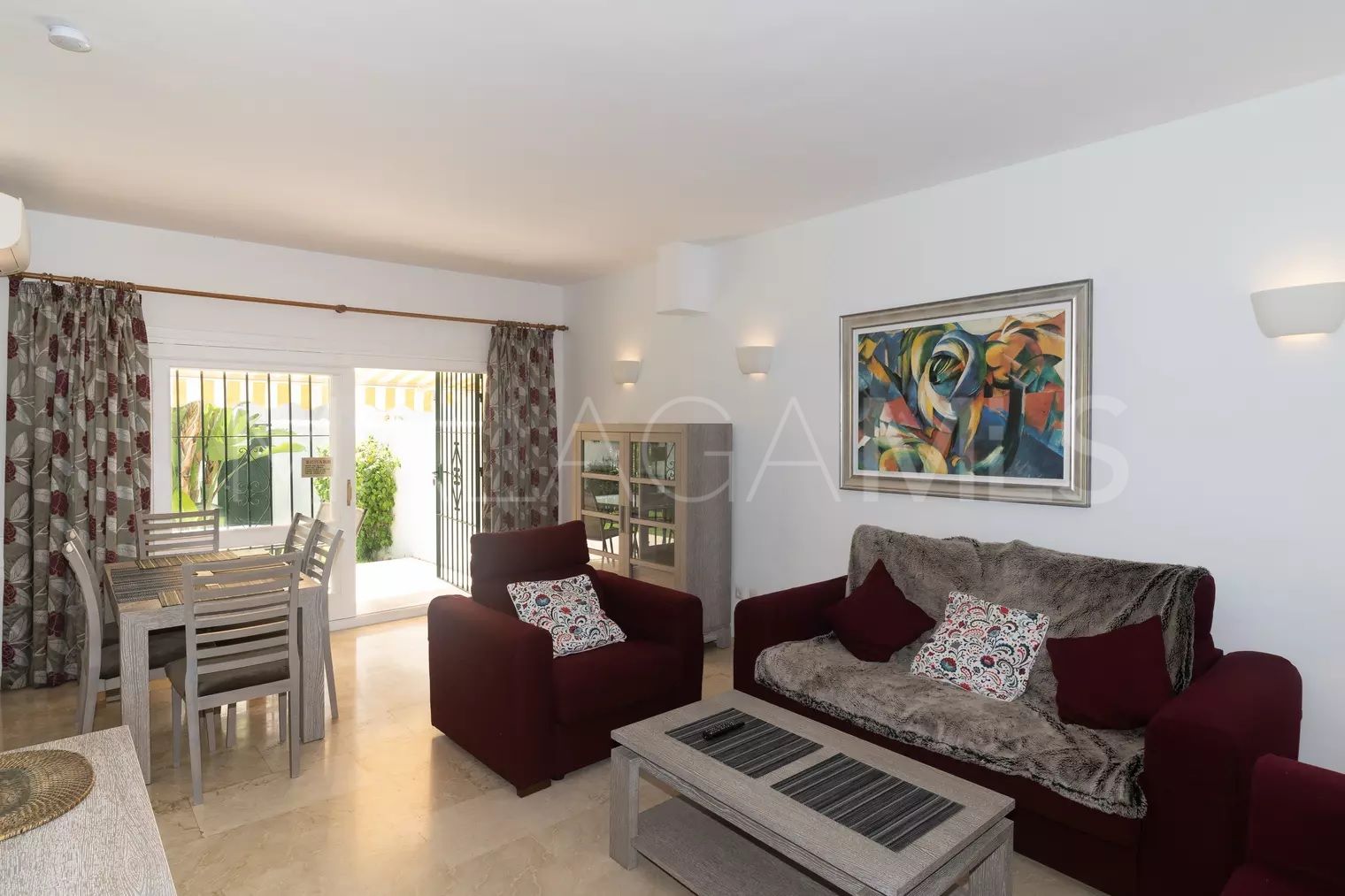 For sale Estepona East 2 bedrooms ground floor apartment