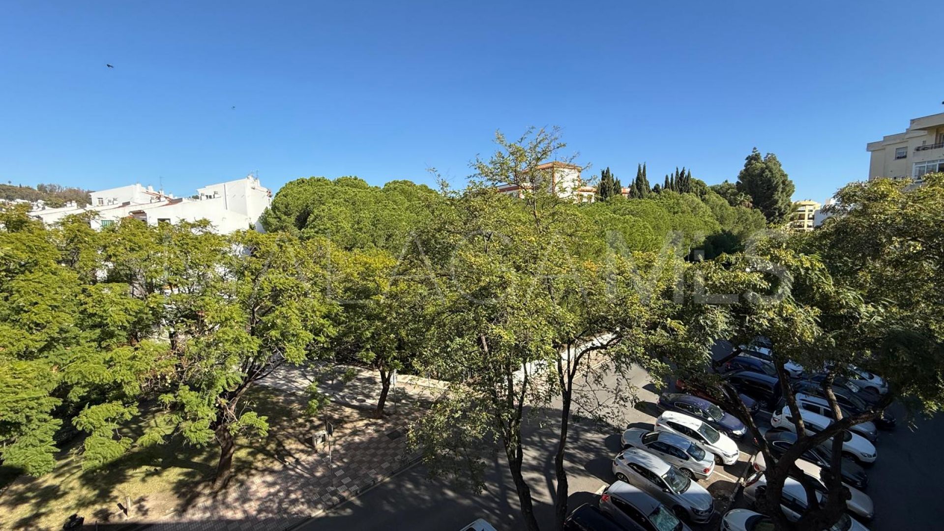 For sale apartment with 3 bedrooms in Estepona Town