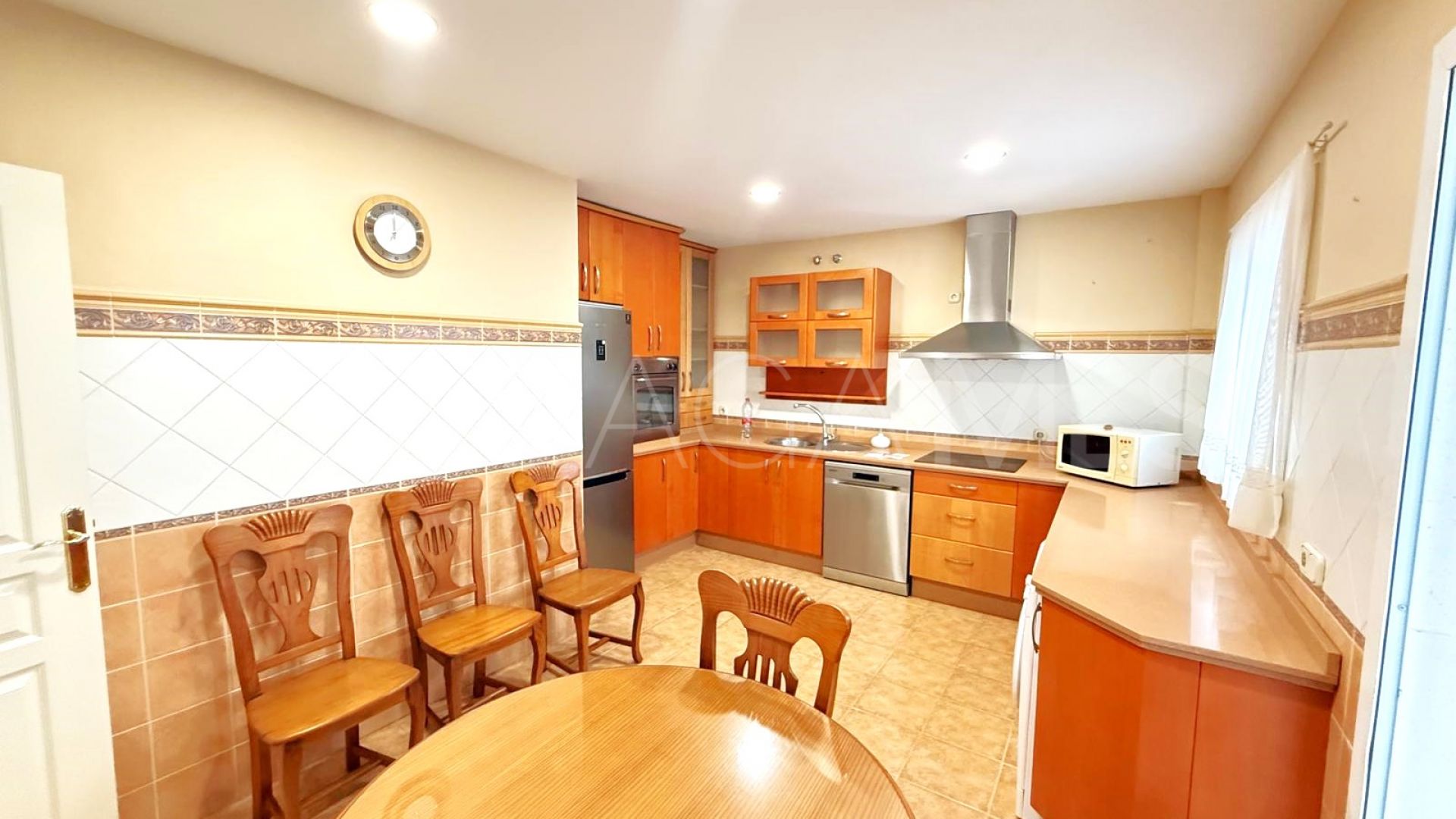 For sale apartment in Estepona Old Town with 3 bedrooms