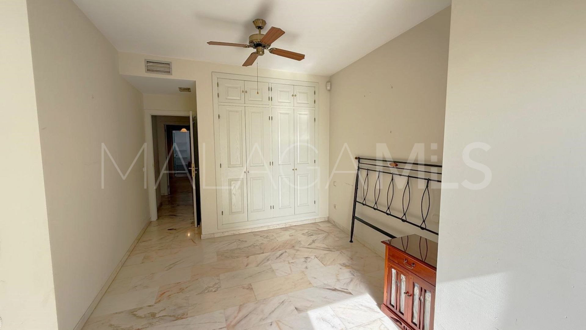 For sale apartment in Estepona Old Town with 3 bedrooms