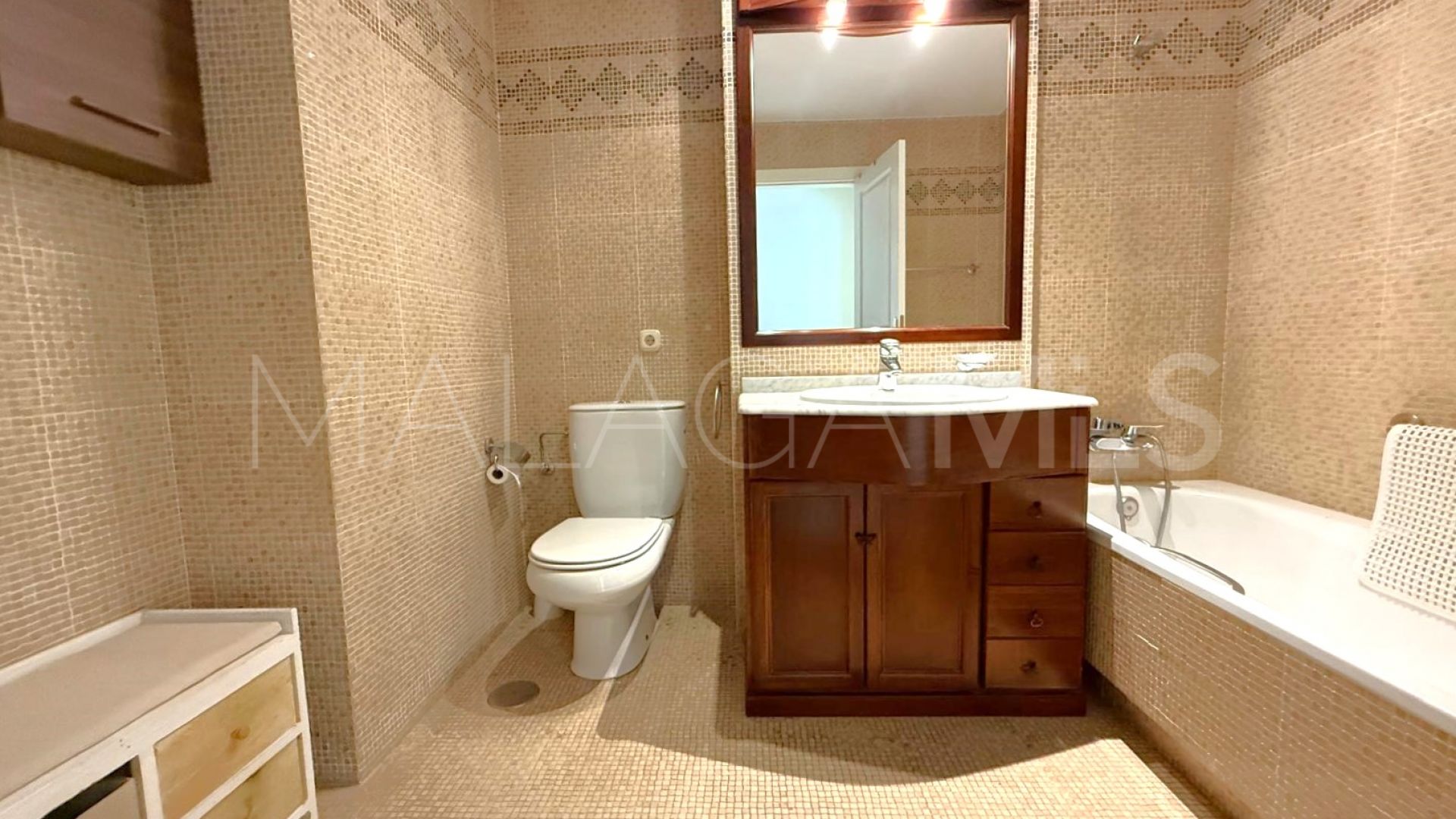 For sale apartment in Estepona Old Town with 3 bedrooms