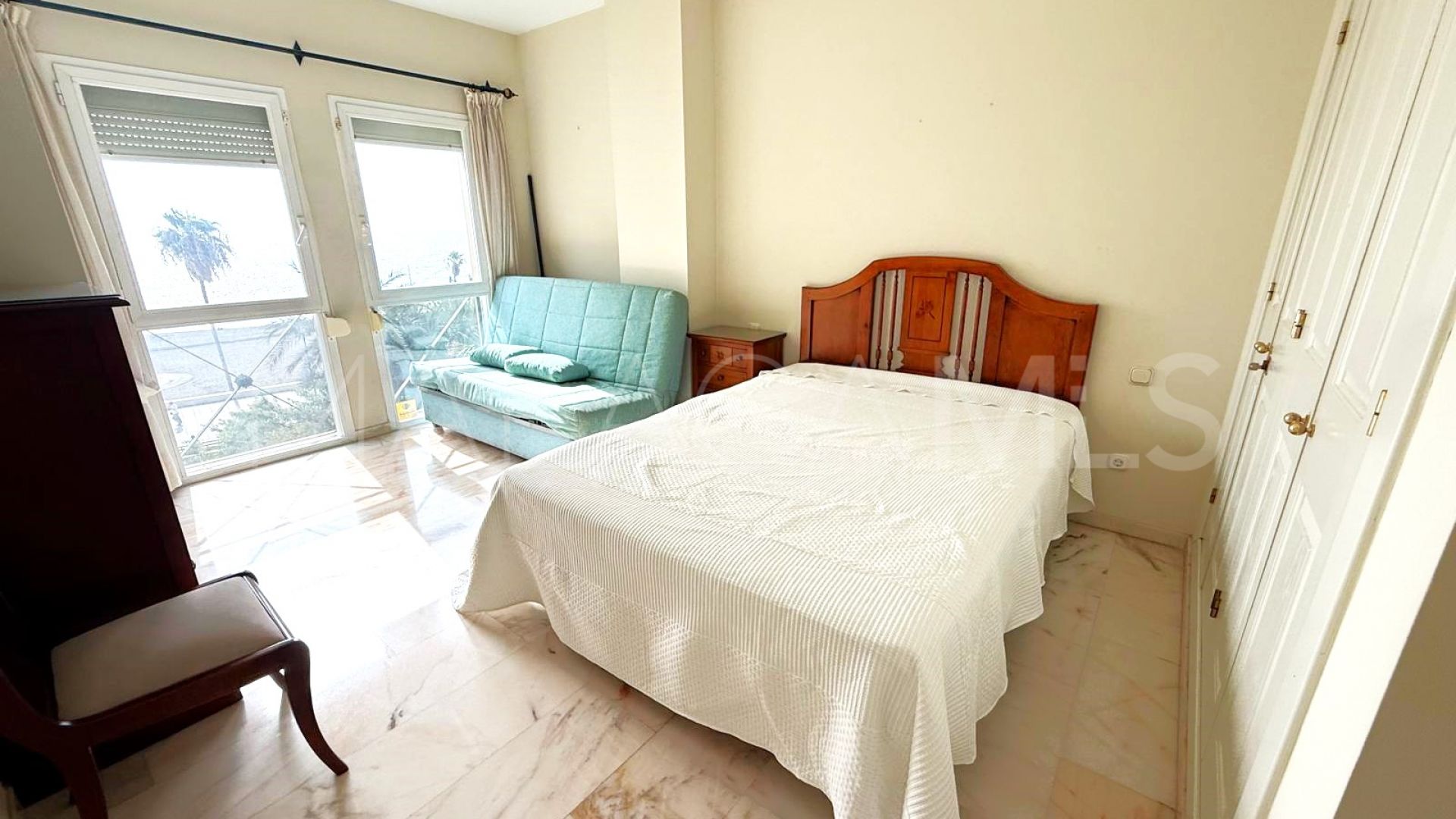 For sale apartment in Estepona Old Town with 3 bedrooms