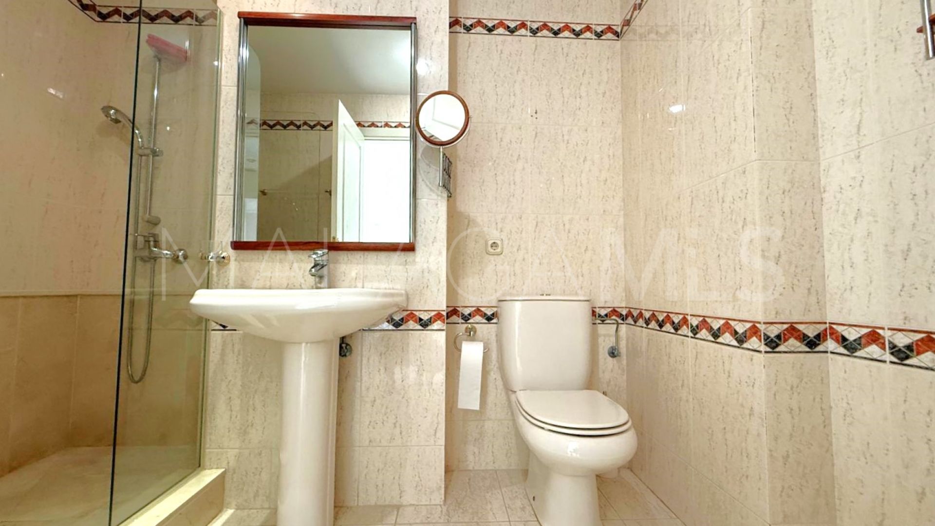 For sale apartment in Estepona Old Town with 3 bedrooms