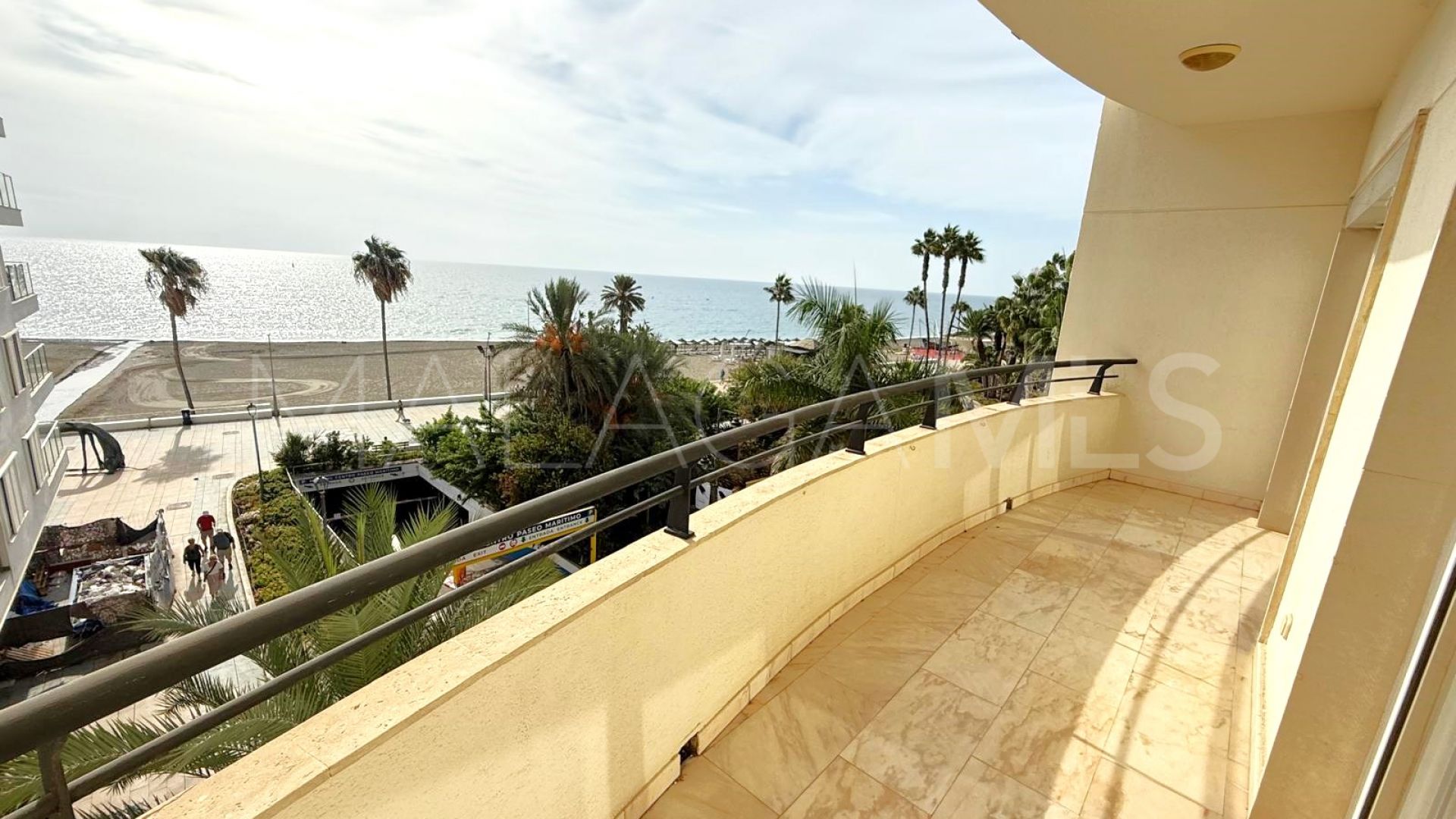 For sale apartment in Estepona Old Town with 3 bedrooms