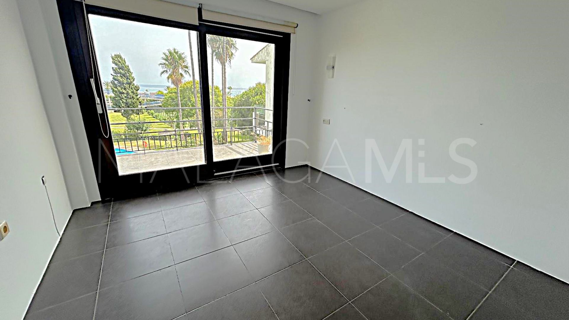 Duplex for sale in Bahia Dorada