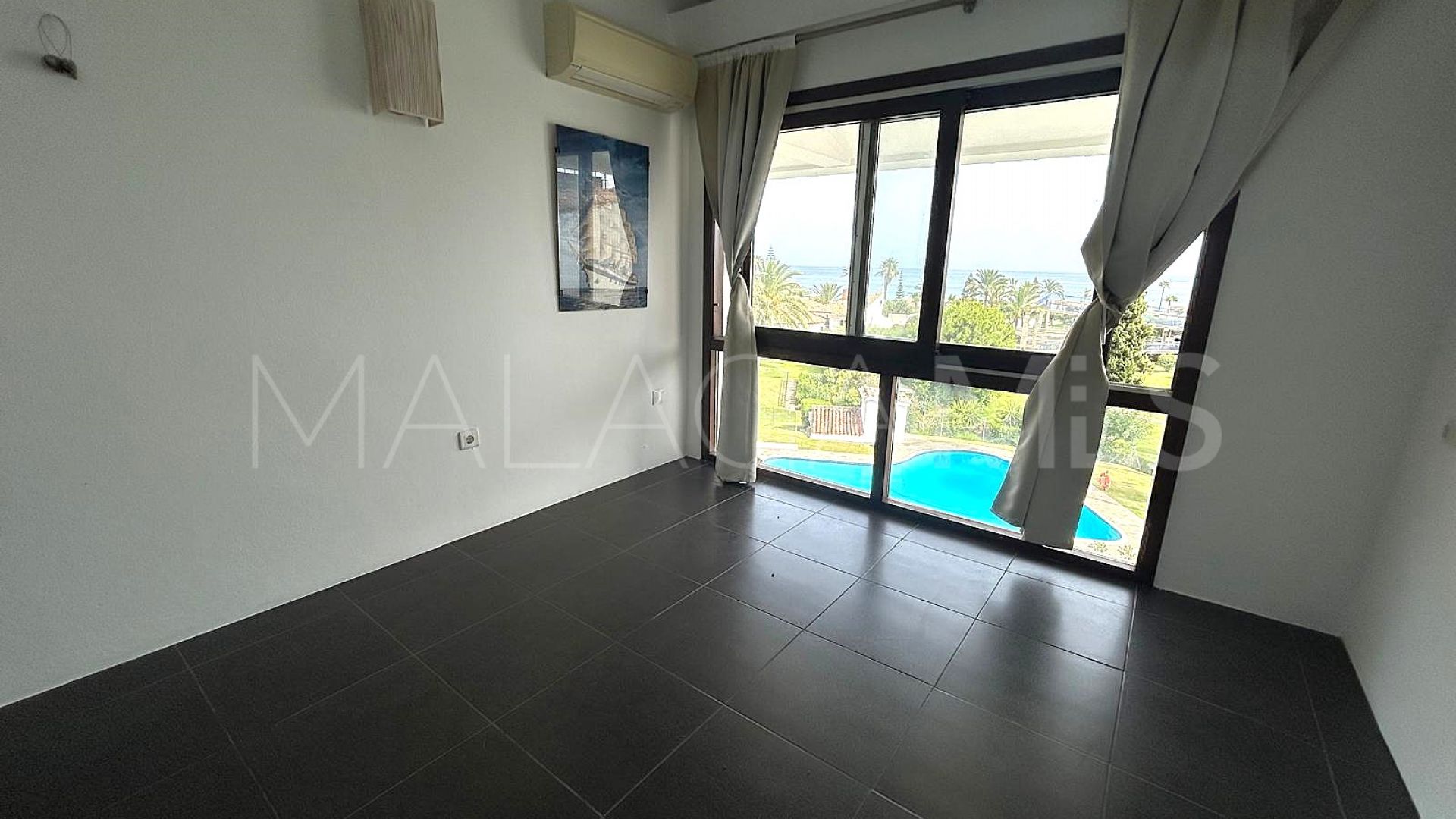Duplex for sale in Bahia Dorada