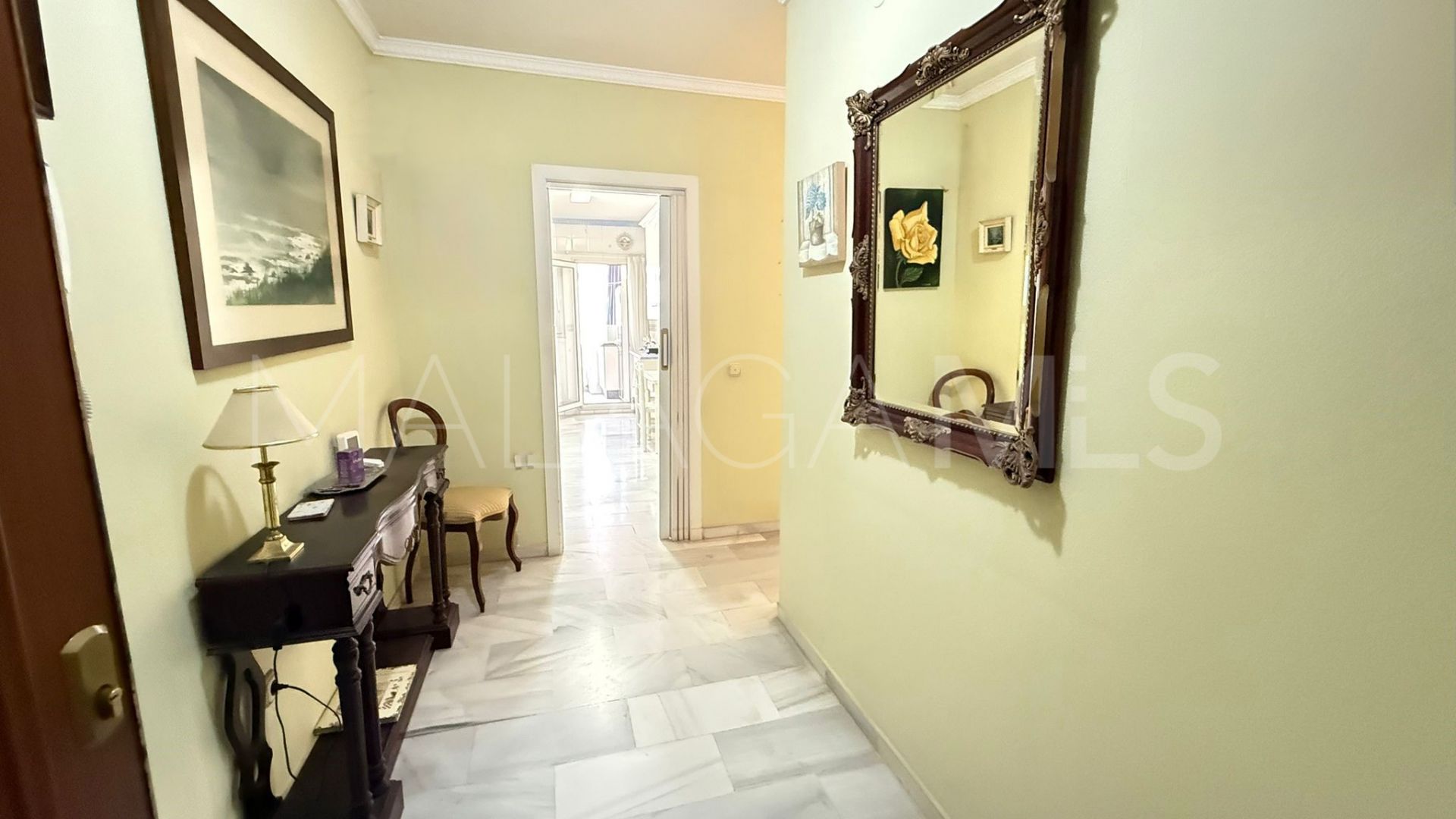 For sale apartment in Estepona Centre with 3 bedrooms