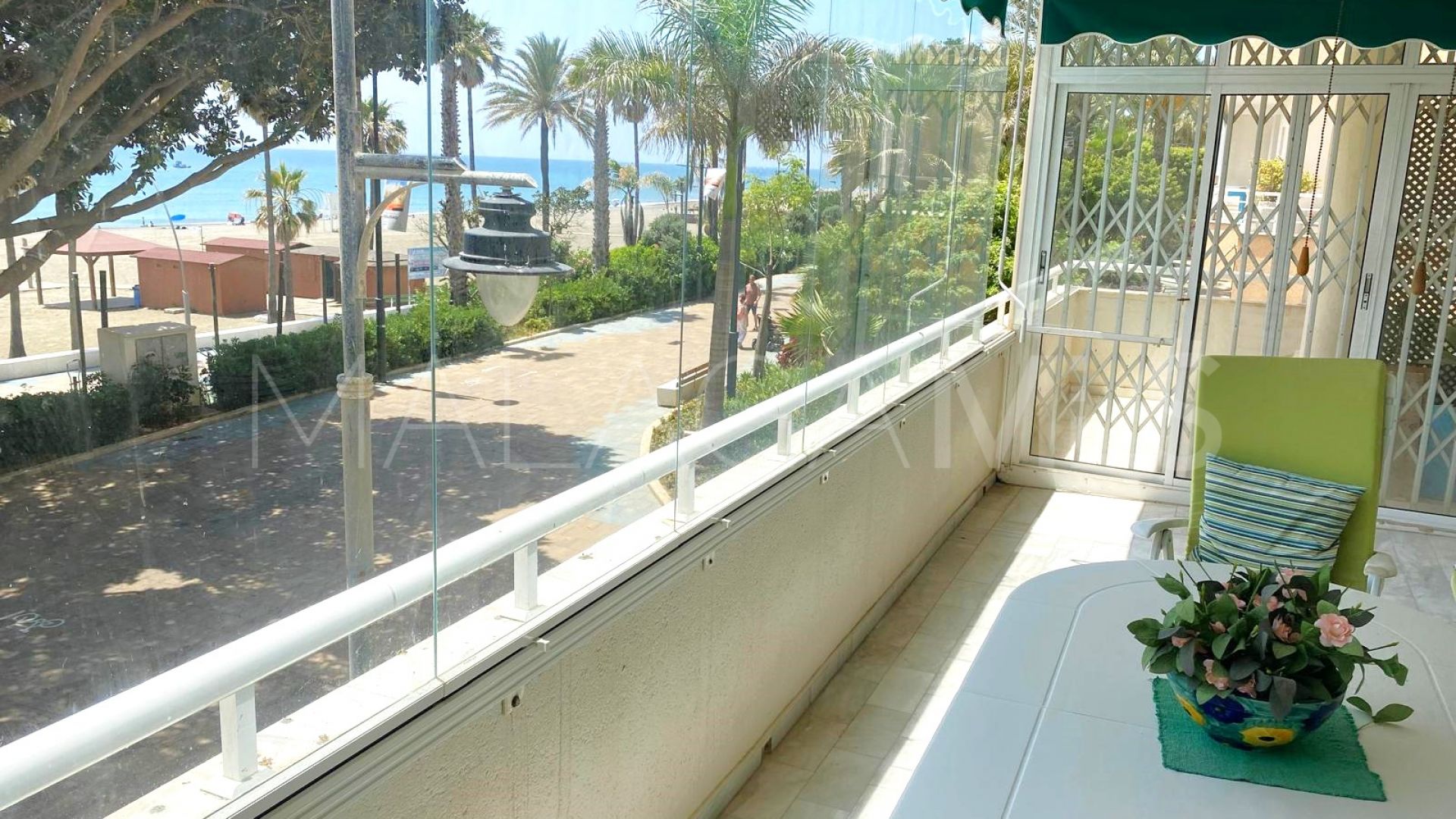 For sale apartment in Estepona Centre with 3 bedrooms