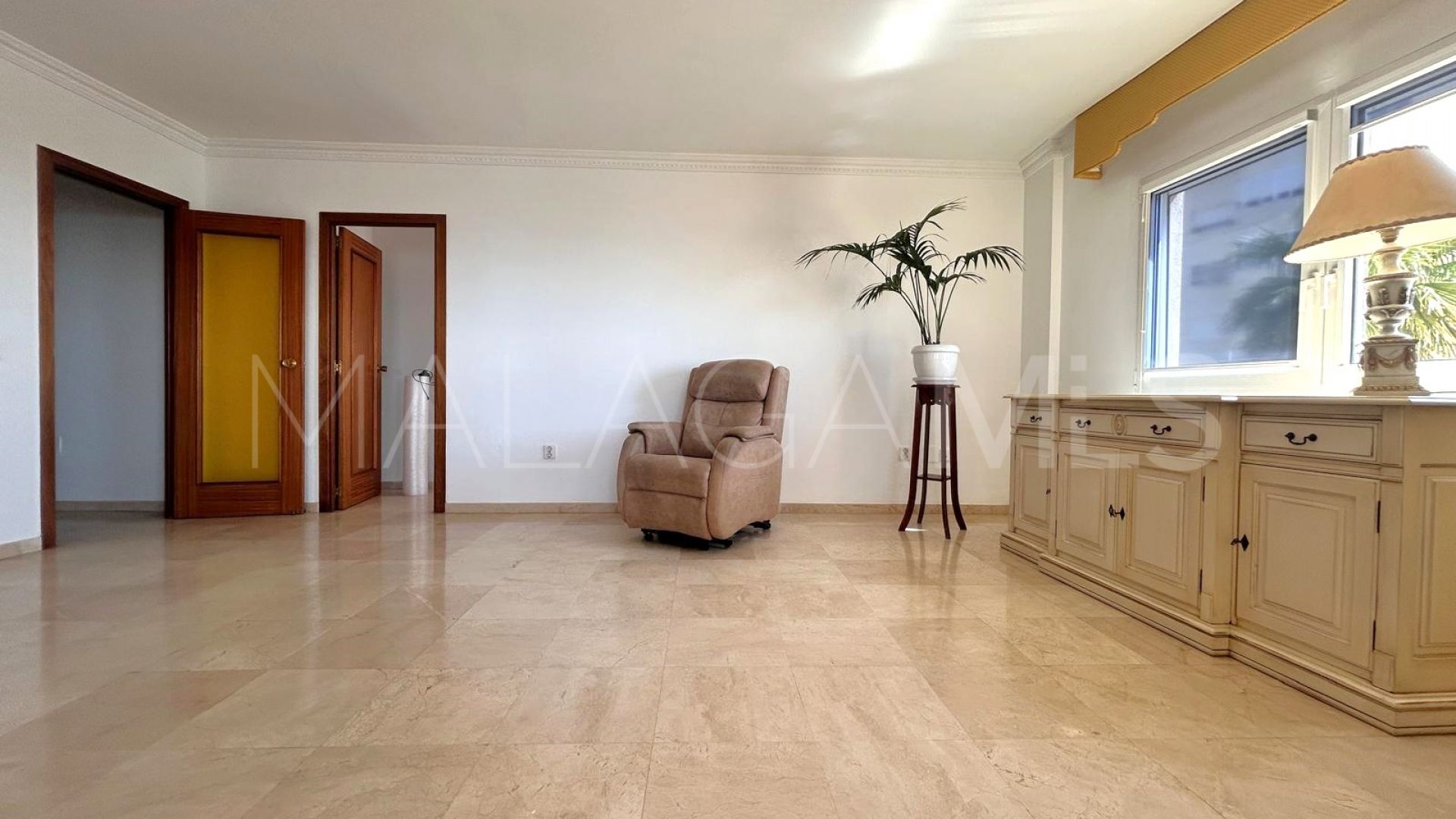 Apartamento with 2 bedrooms for sale in Estepona Puerto