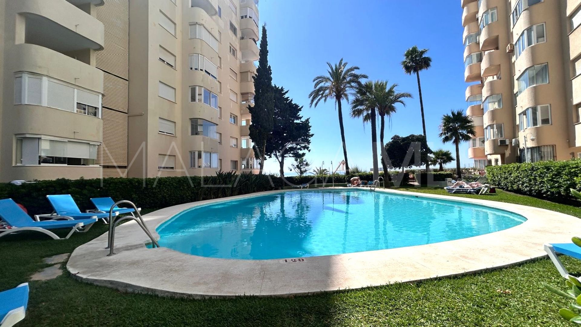 Apartamento with 2 bedrooms for sale in Estepona Puerto