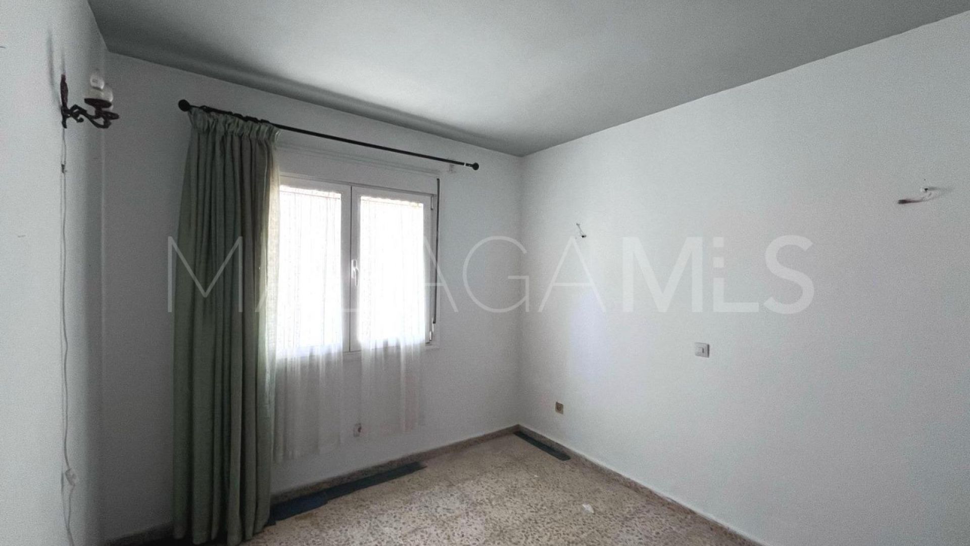Buy apartment in Estepona Town