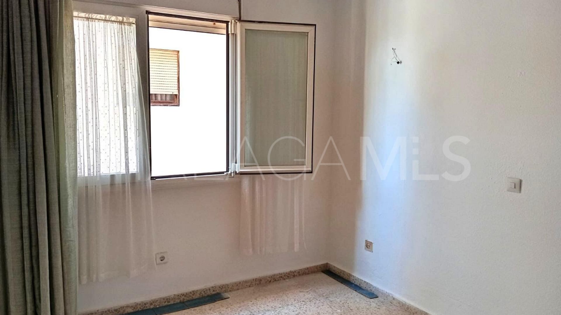 Buy apartment in Estepona Town
