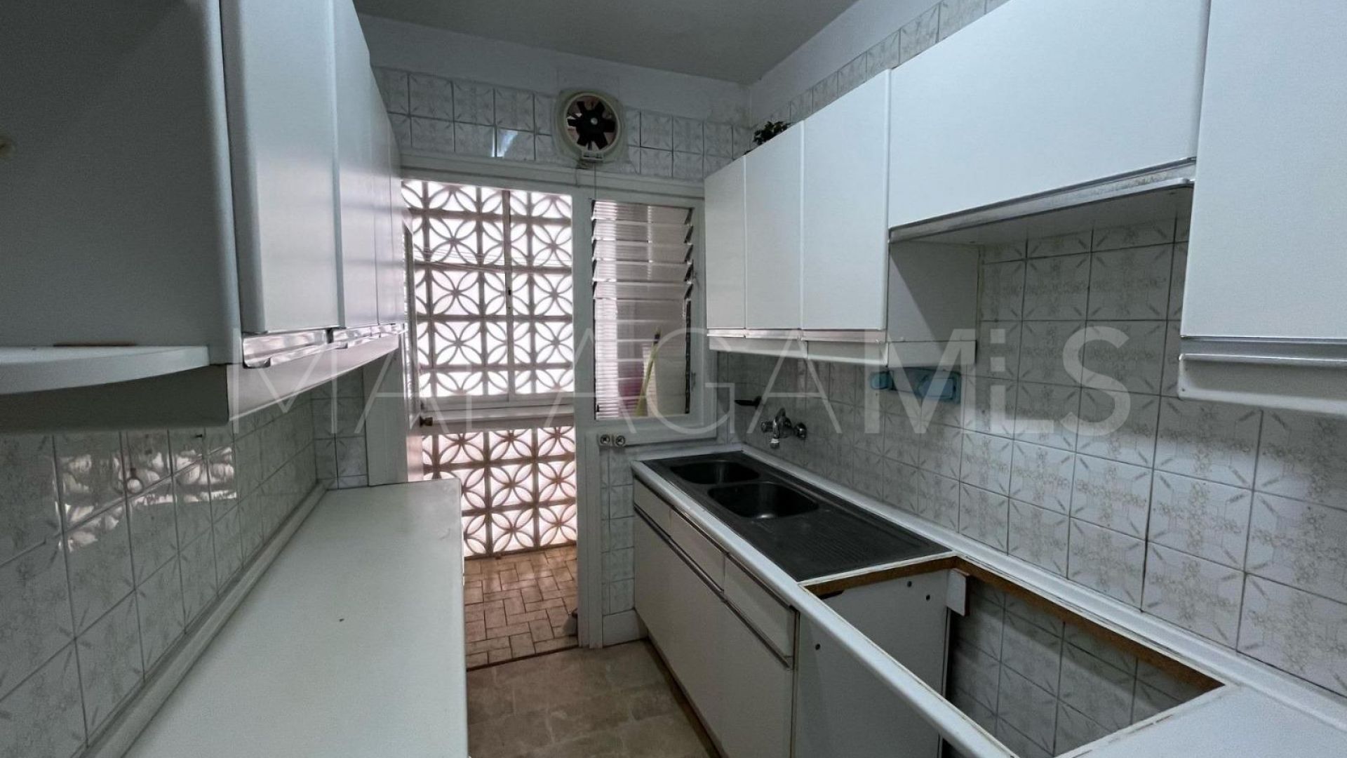 Buy apartment in Estepona Town