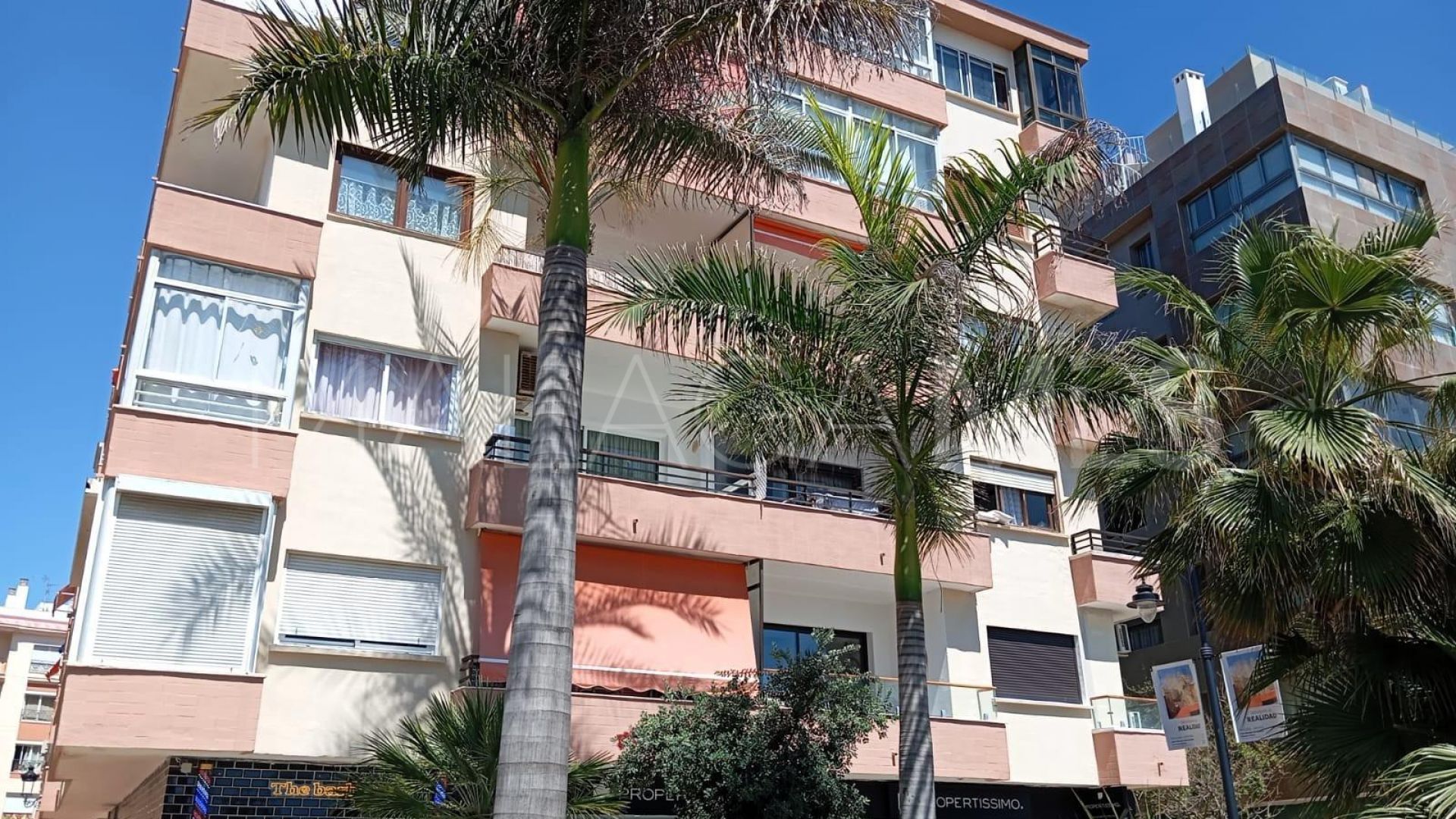 Buy apartment in Estepona Town