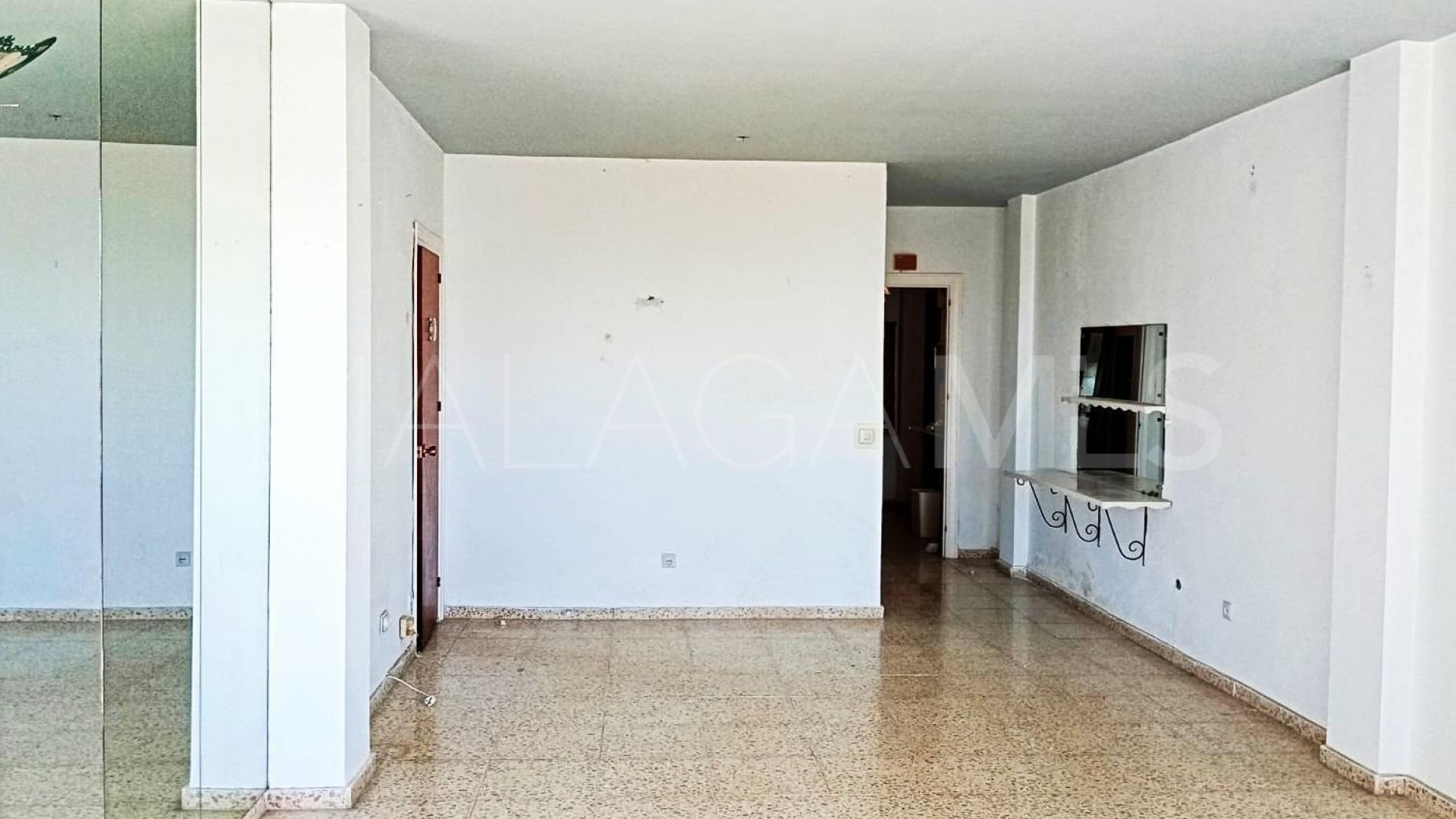 Buy apartment in Estepona Town